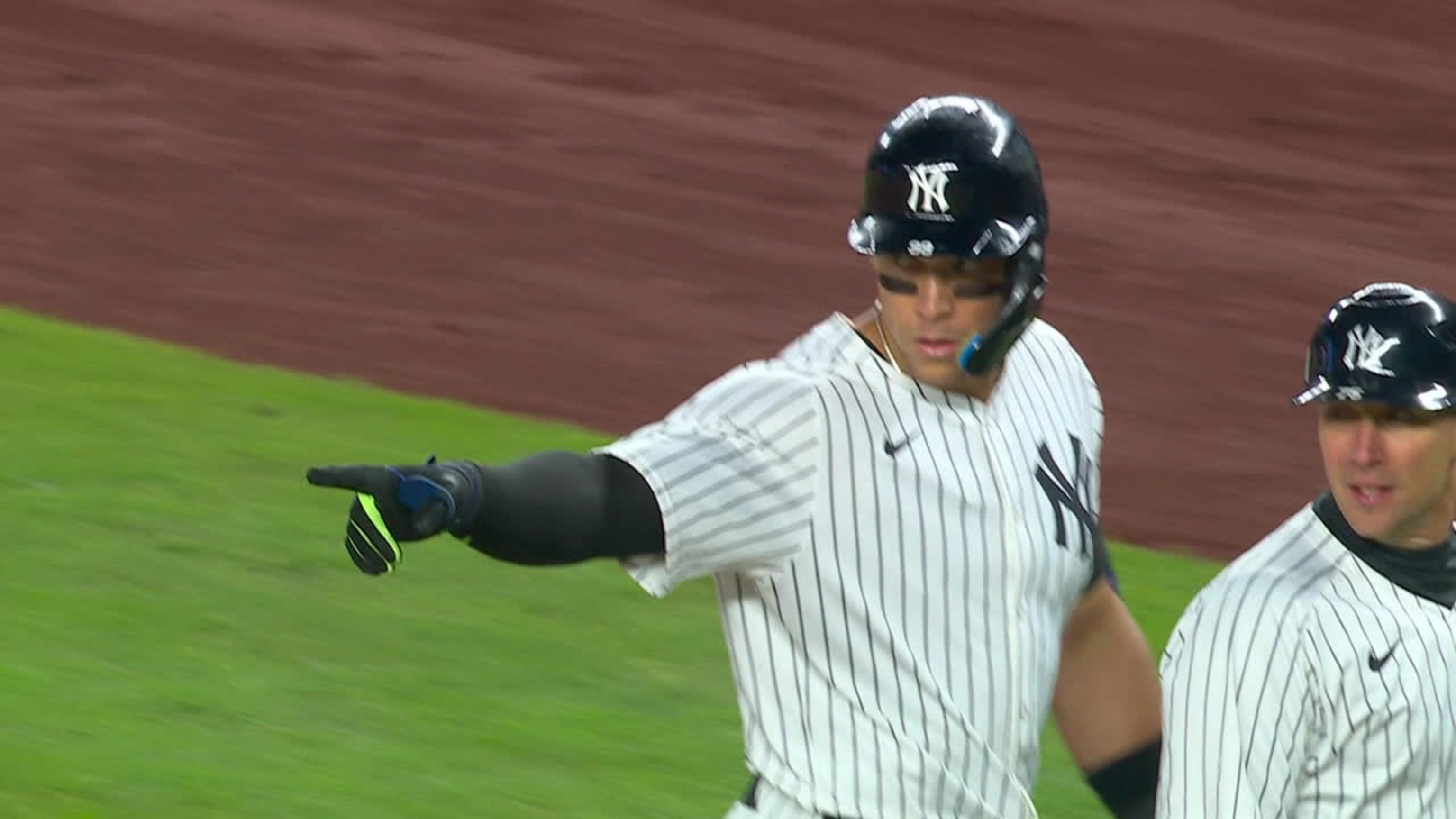Aaron Judge empuja la del empate