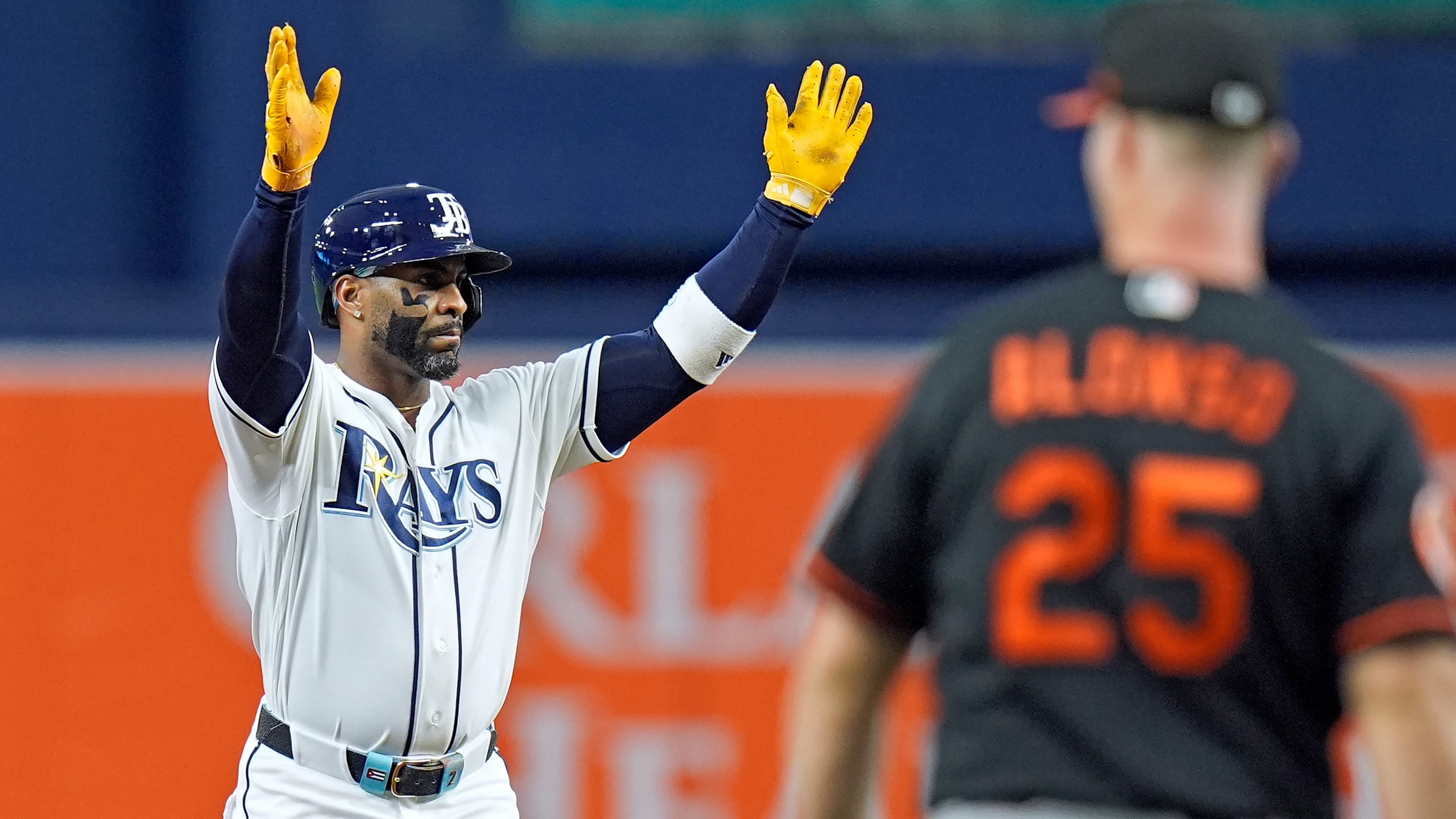 Yandy Díaz pega doblete remolcador