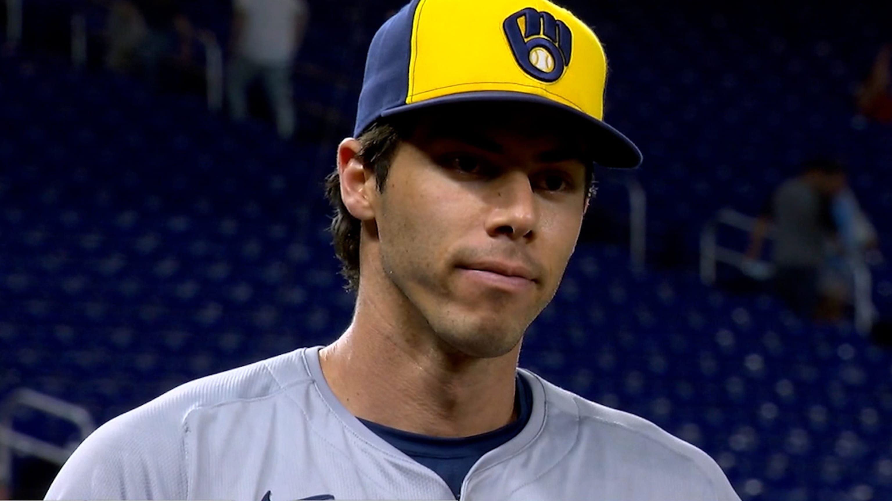 Christian Yelich triple lifts Brewers over Marlins