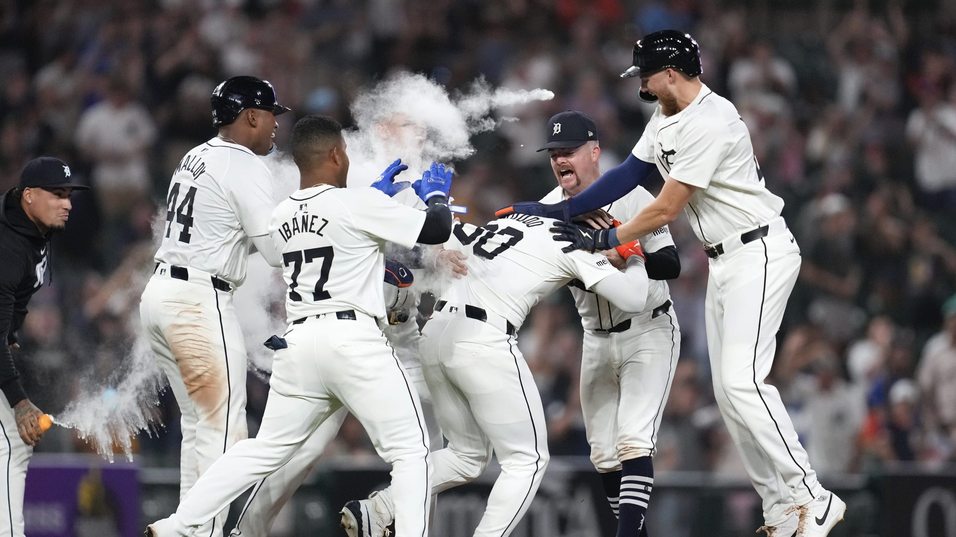 Kerry Carpenter hits homer before Akil Baddoo delivers Tigers' walk-off win