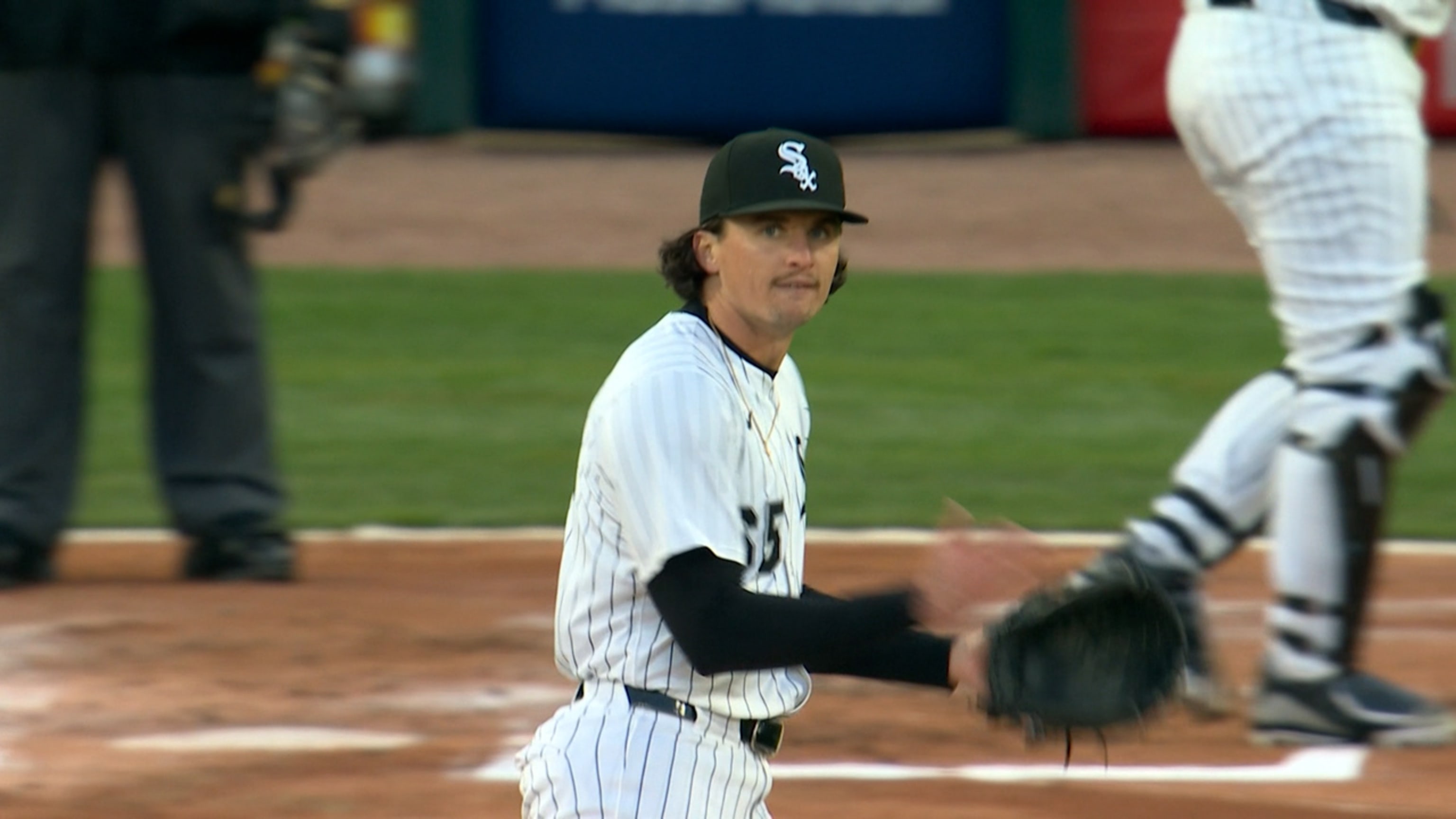 White Sox turn a double play in the 2nd