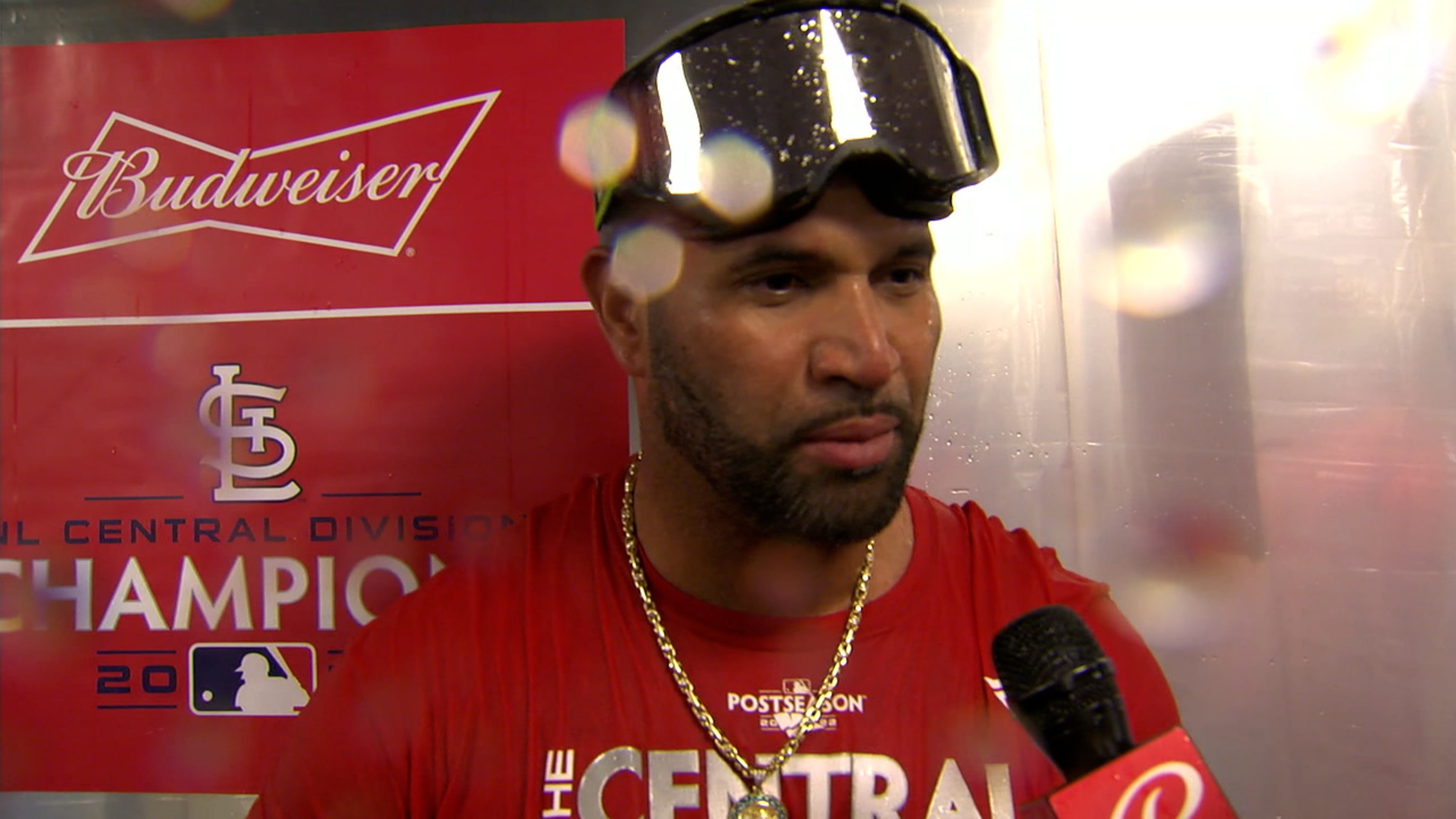 Albert Pujols, Yadier Molina surprise Adam Wainwright at Cardinals  retirement ceremony