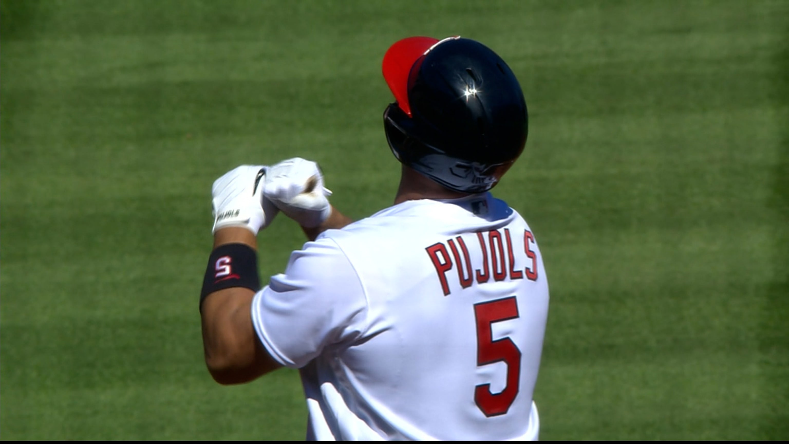 Albert Pujols hits home run No. 702