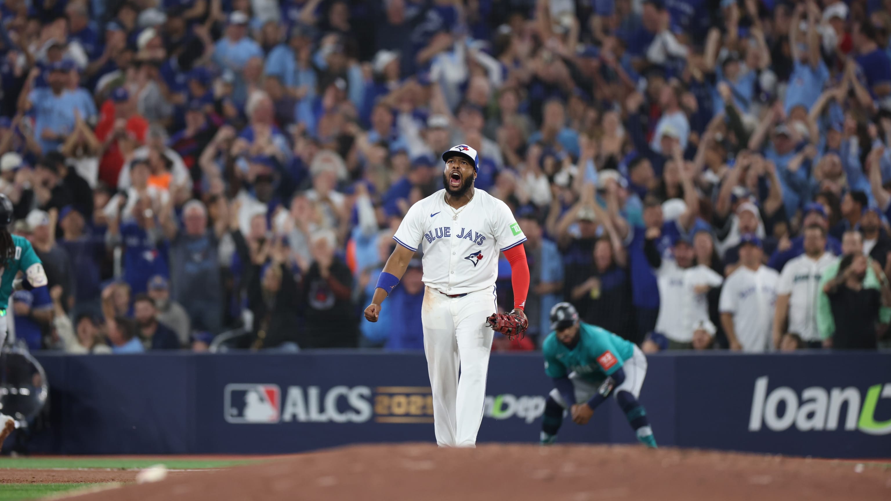 Blue Jays spin a double play escaping a second jam