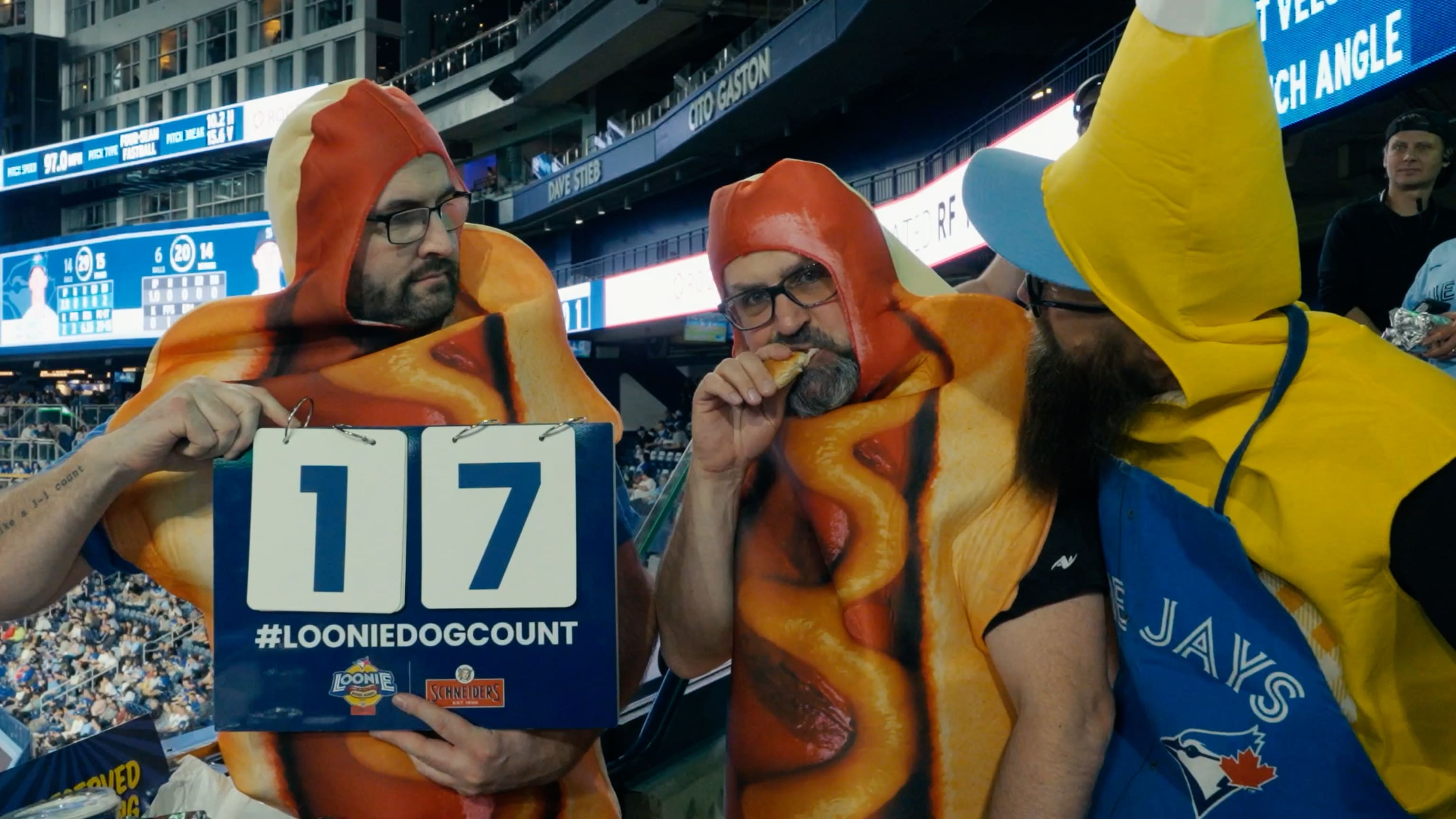 Loonie Dogs Night presented by Schneiders