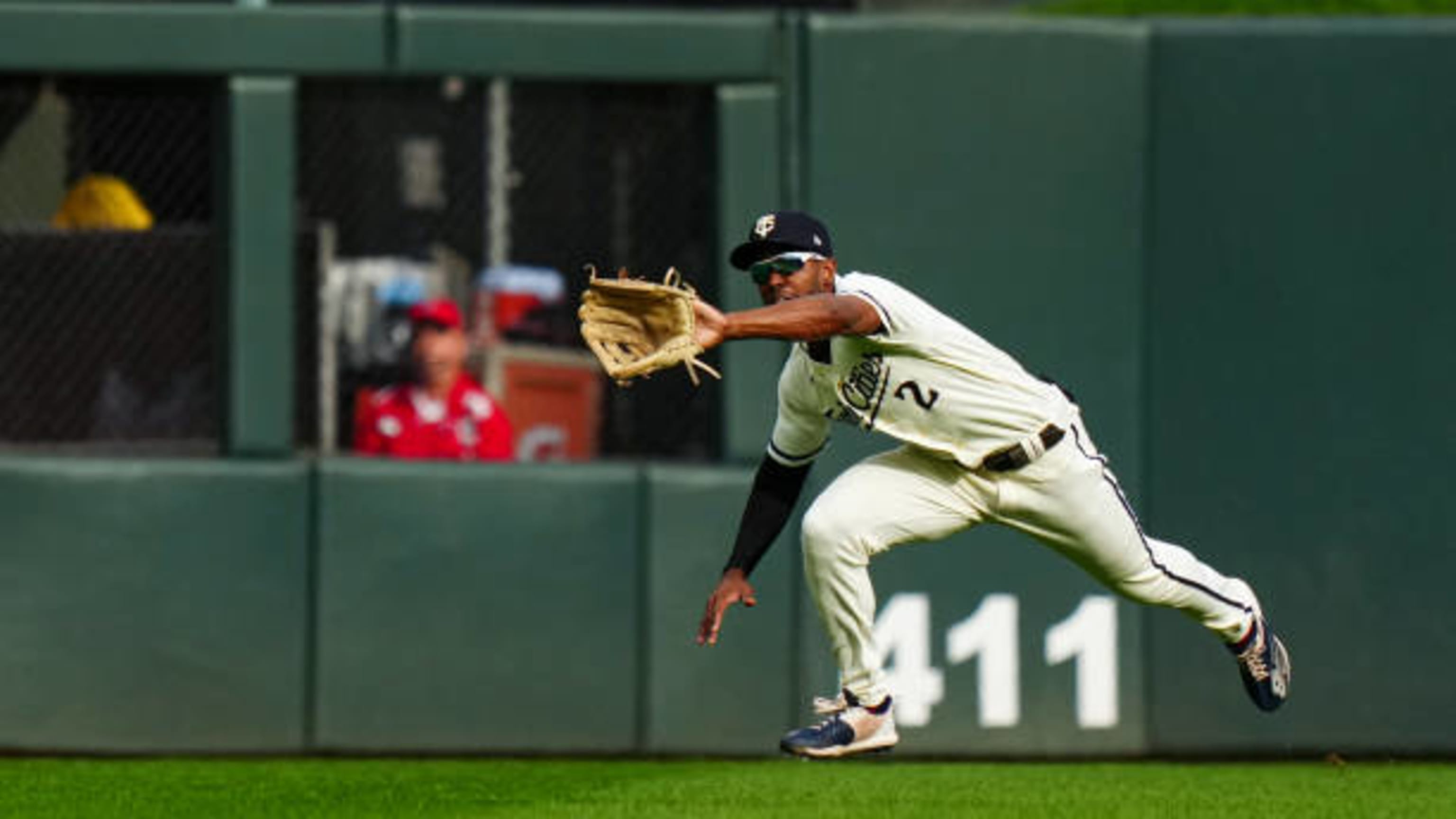 Marlins fan flashes Cardinals pitcher during game