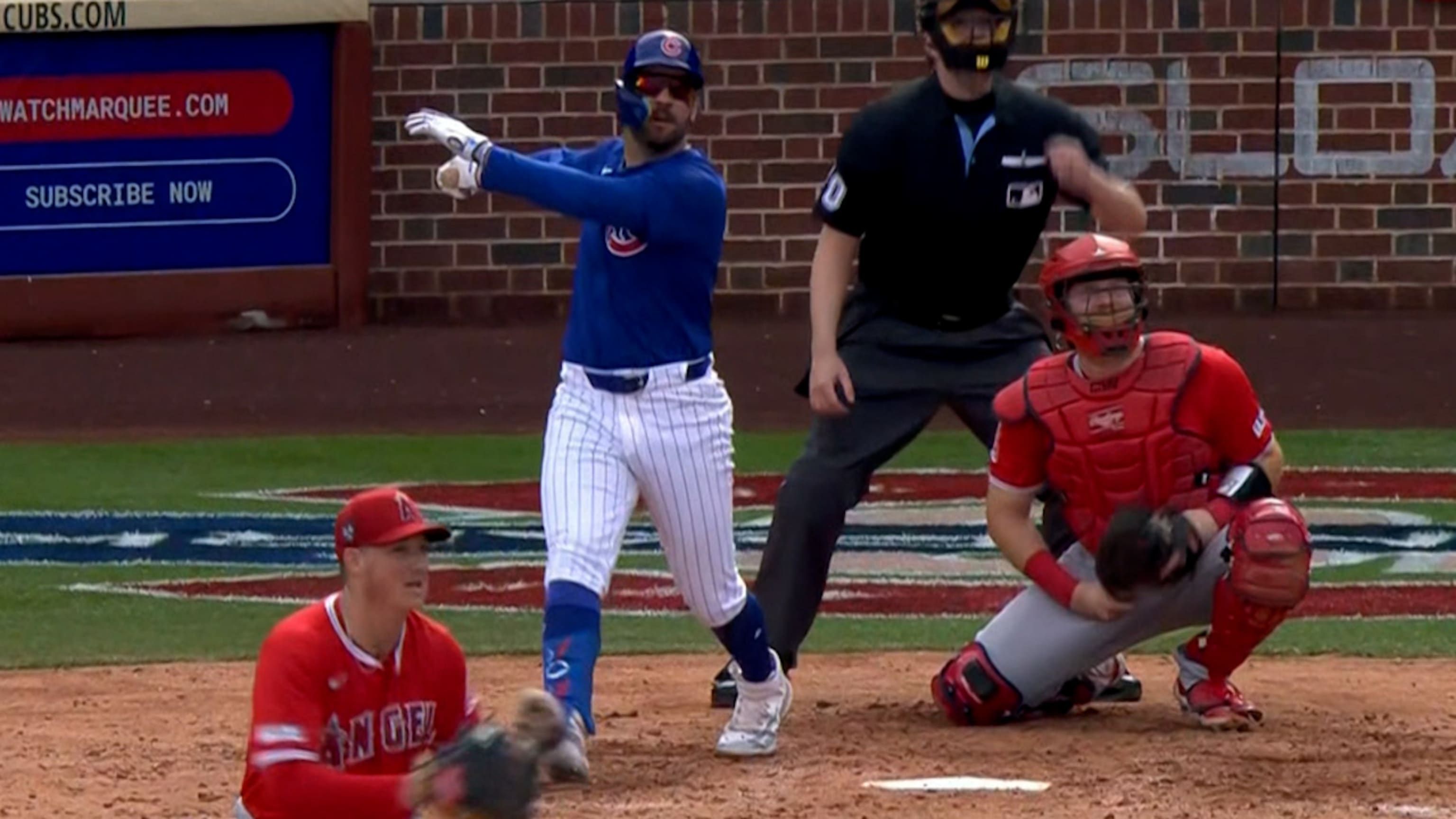 Mike Tauchman ties the game with a double