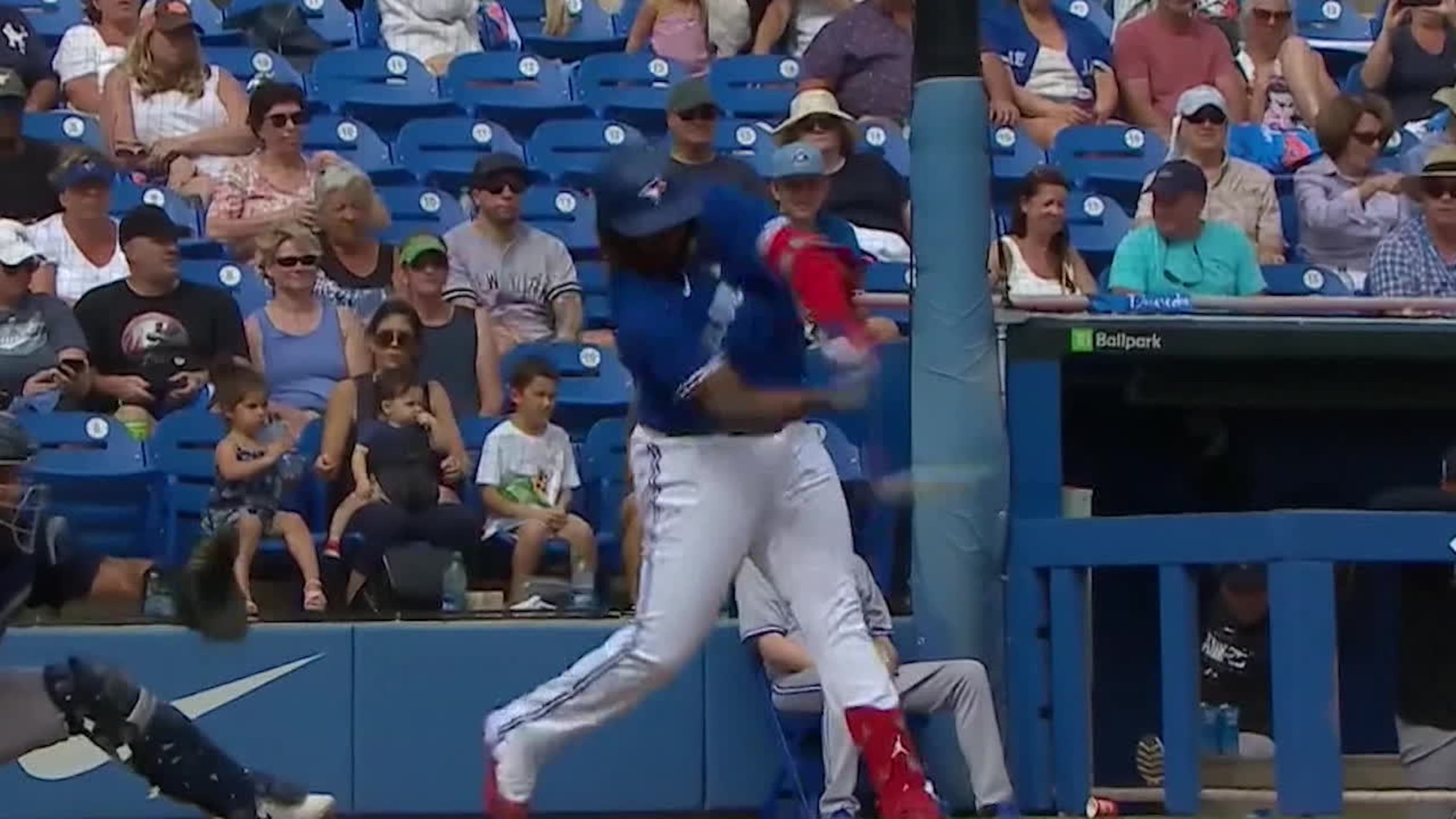 HR de 2 carreras de Guerrero Jr.