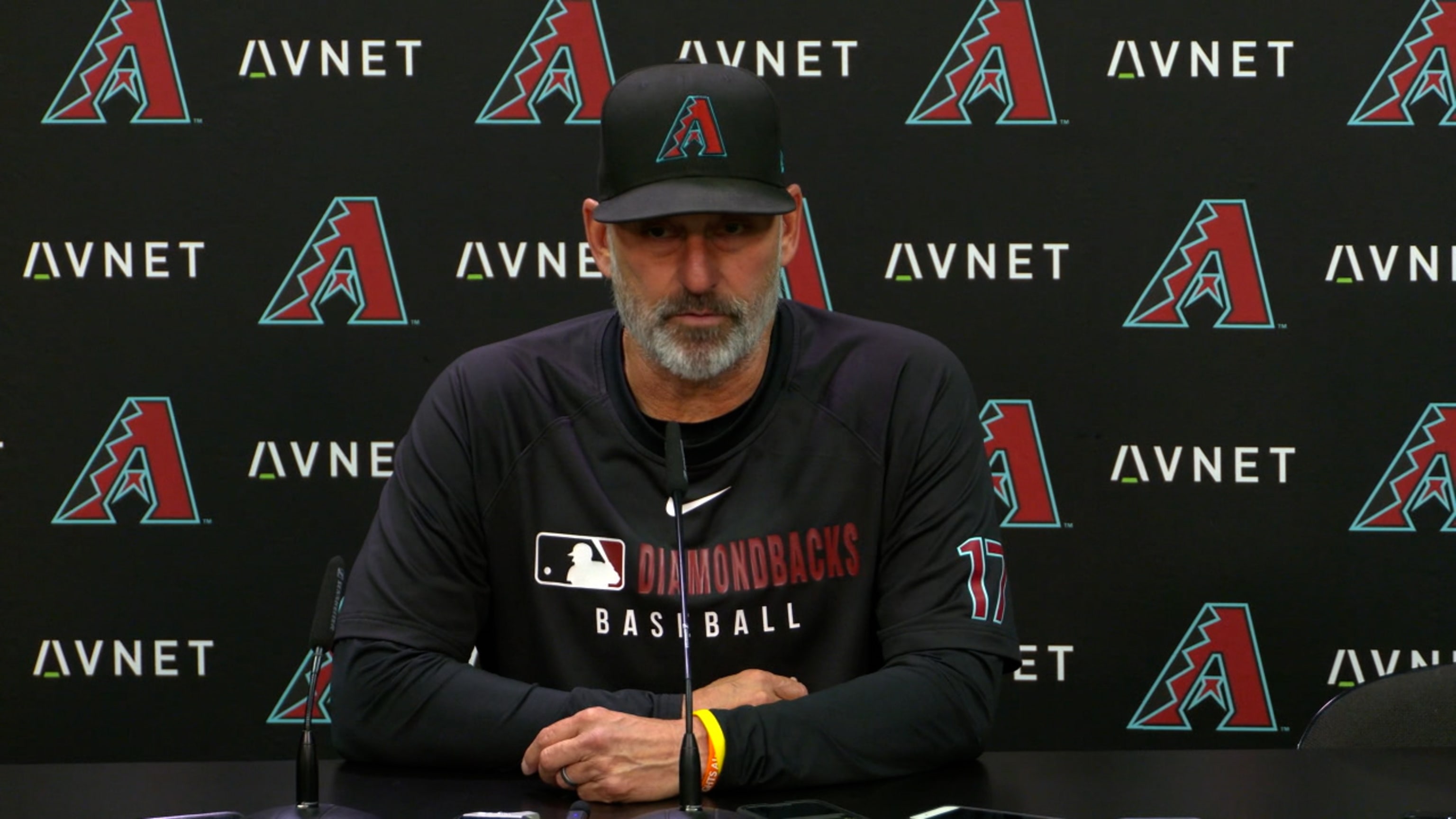 Eugenio Suárez hits go-ahead grand slam as D-backs secure sweep