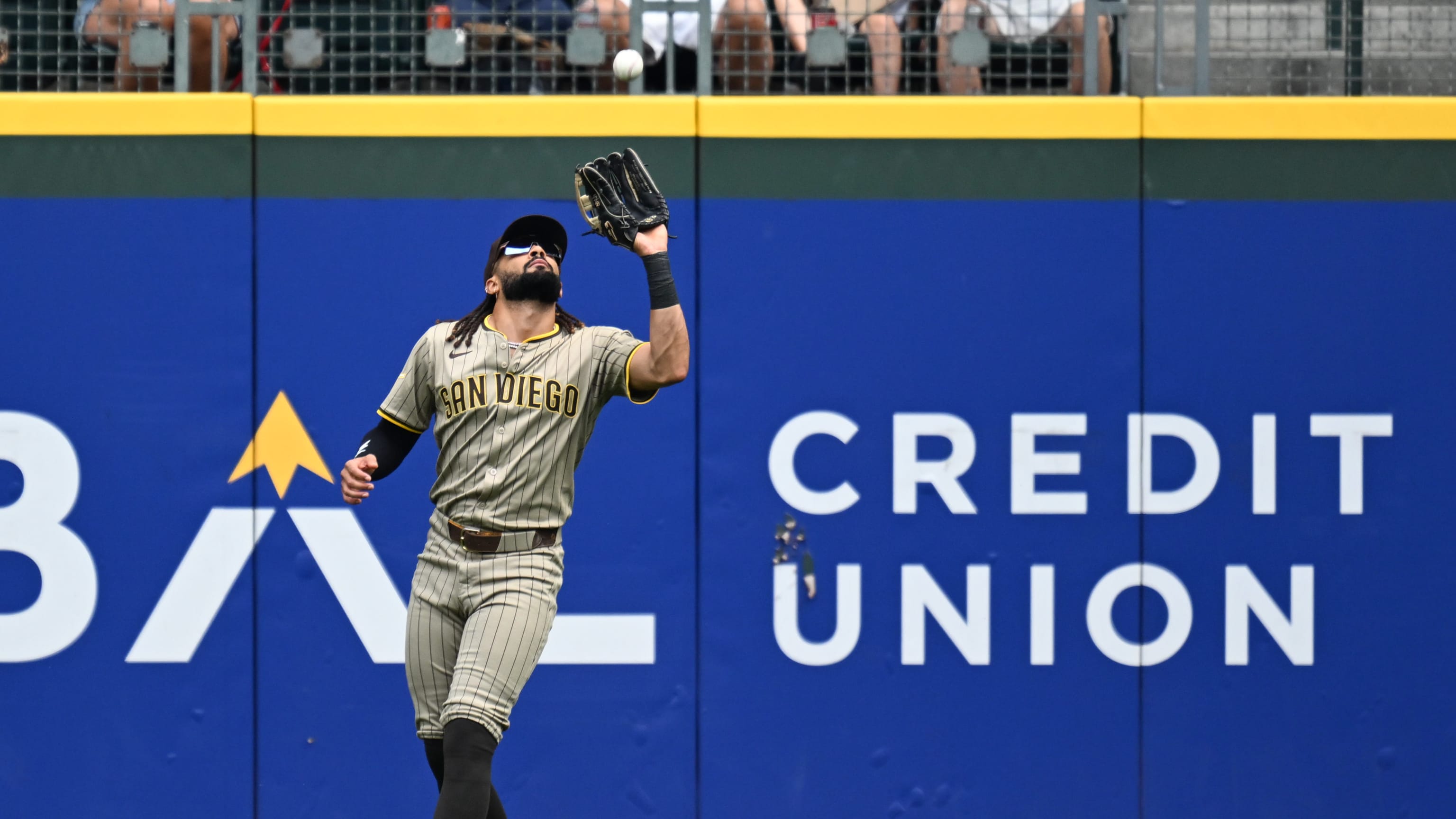 Fernando Tatis Jr. wins Gold Glove Award
