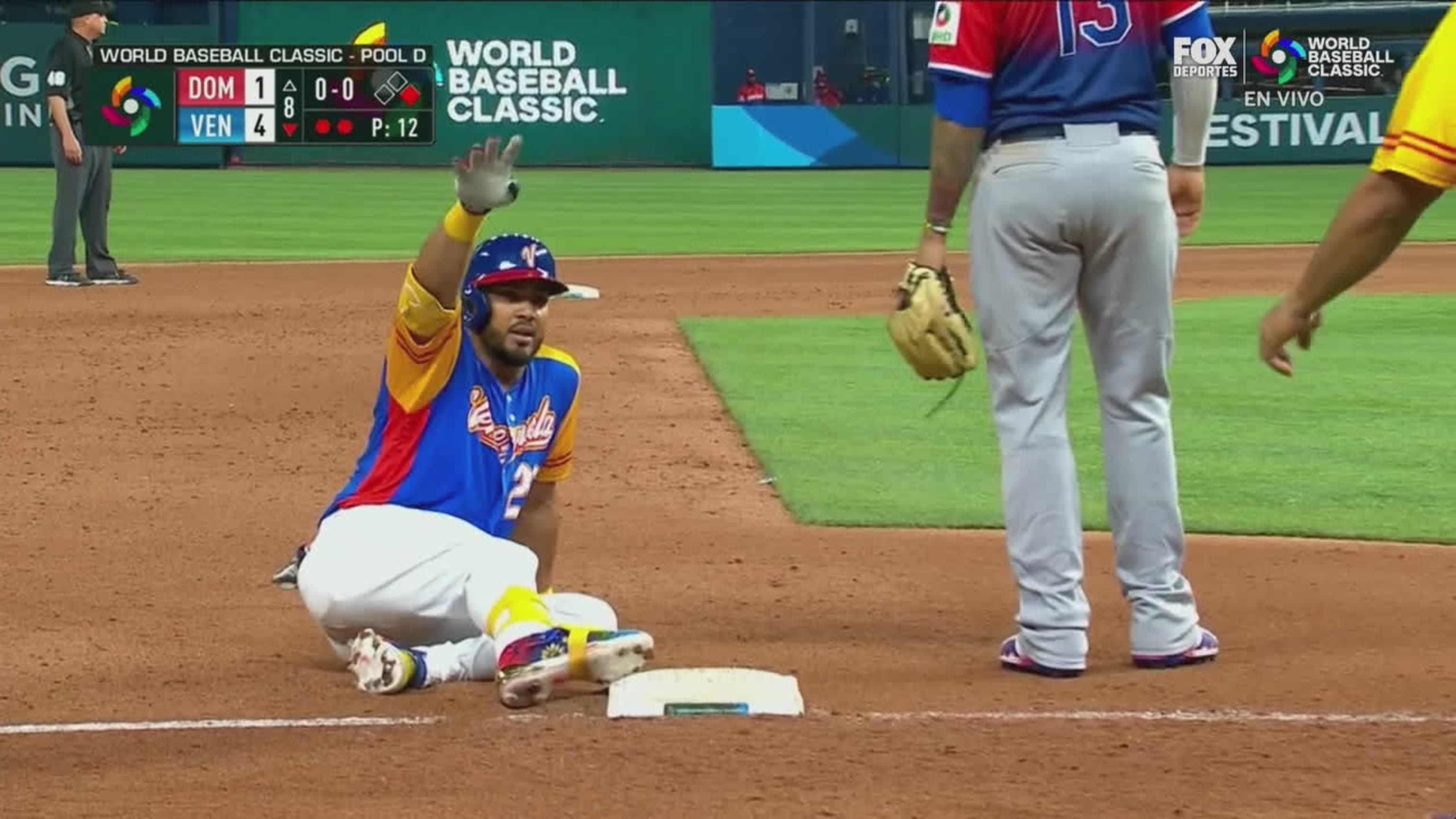 Anthony Santander lo hace todo