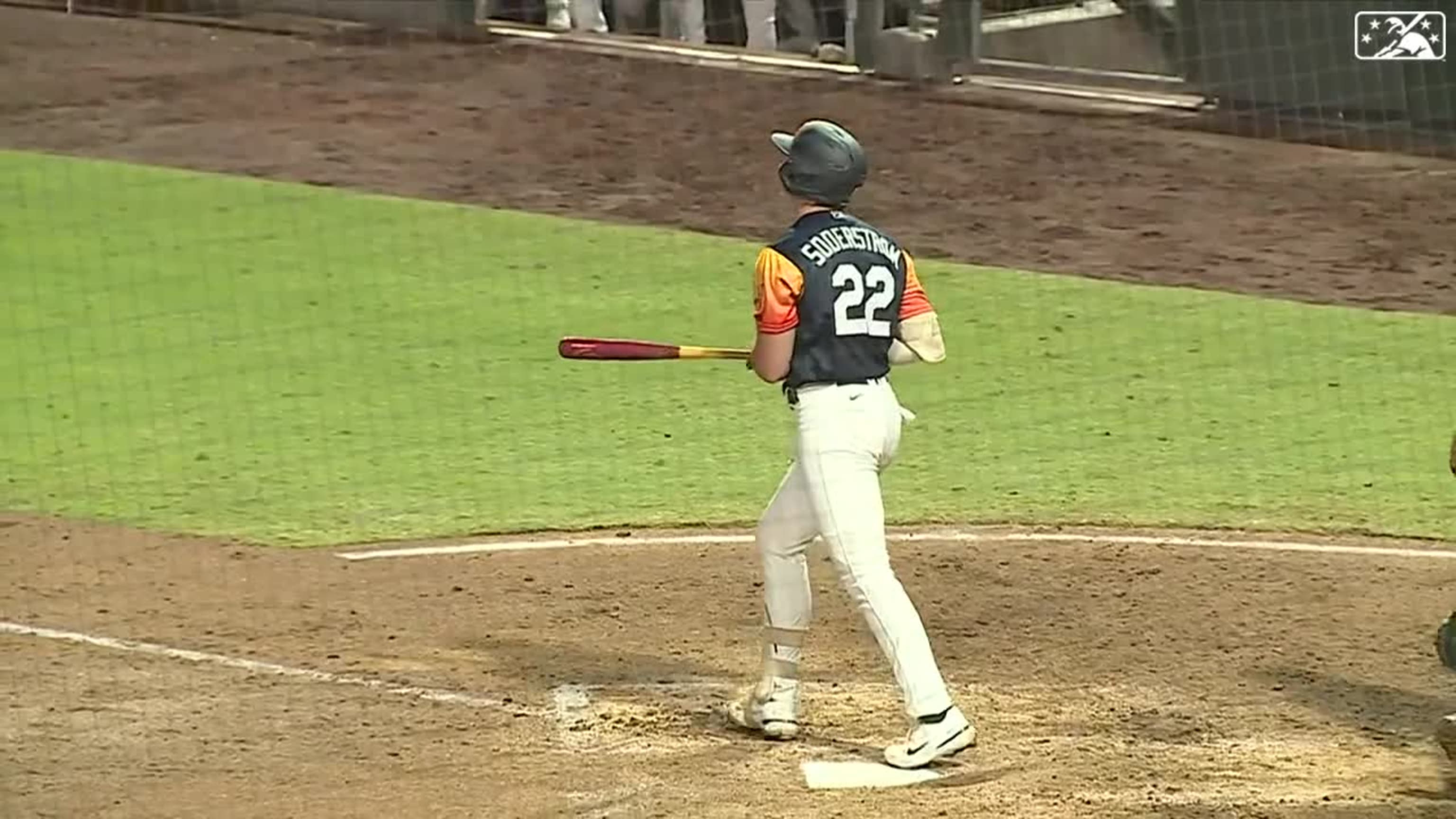 Primer jonrón de Triple-A de Soderstrom