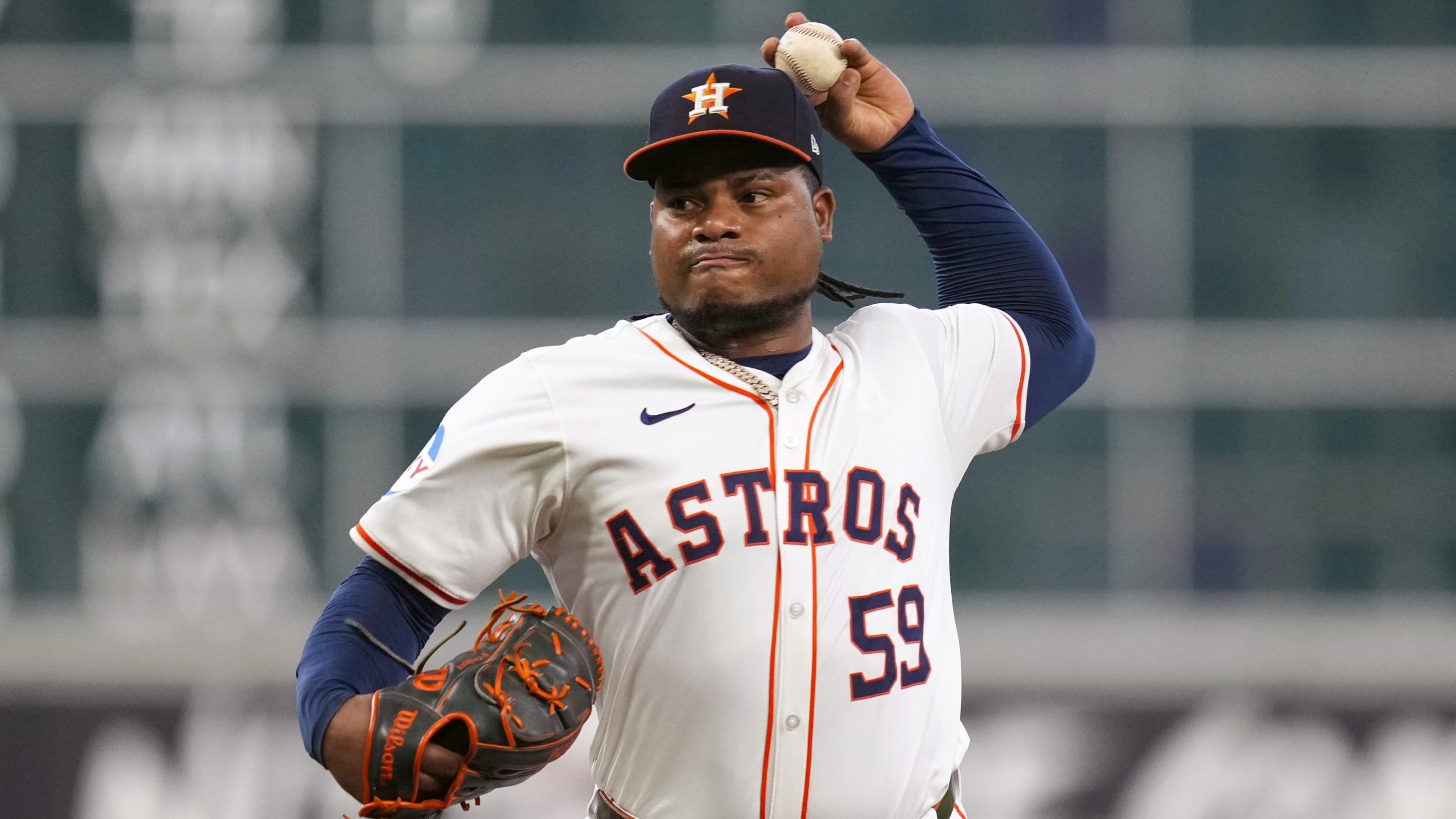 Framber Valdez throws seven scoreless innings, Astros beat White Sox