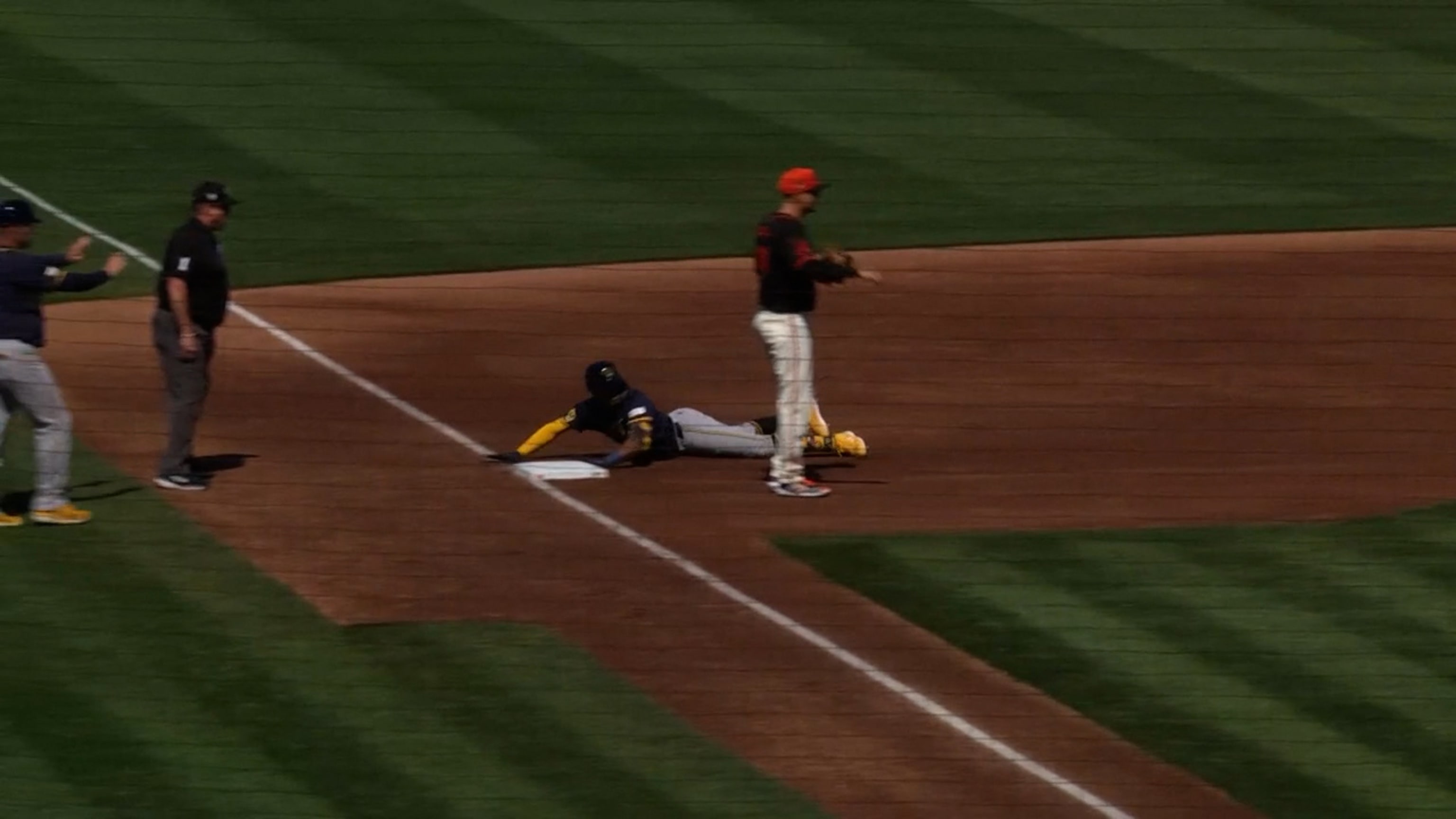 Jackson Chourio plates Bauers with double in the 1st