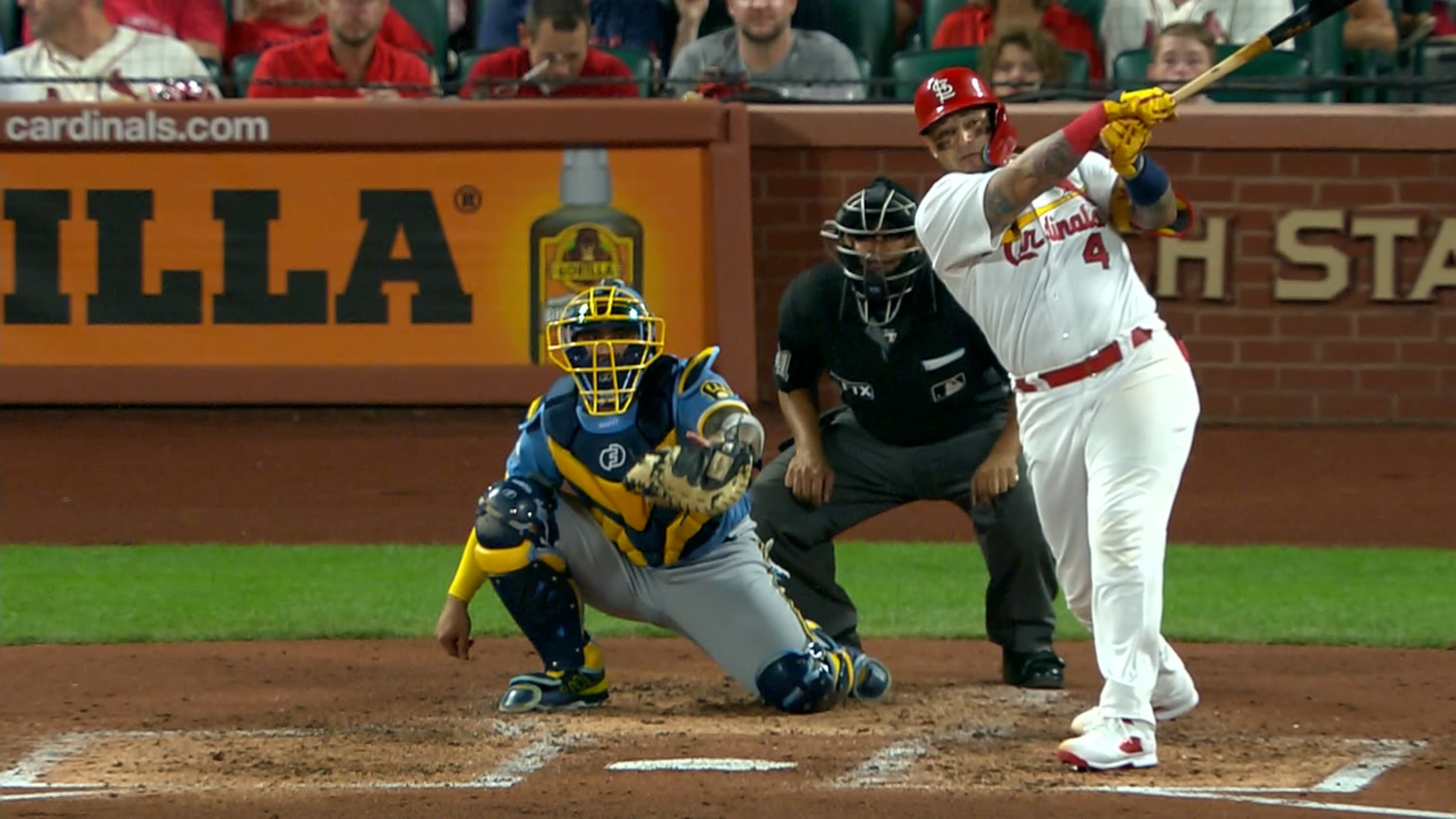 Yadier Molina empuja con sencillo