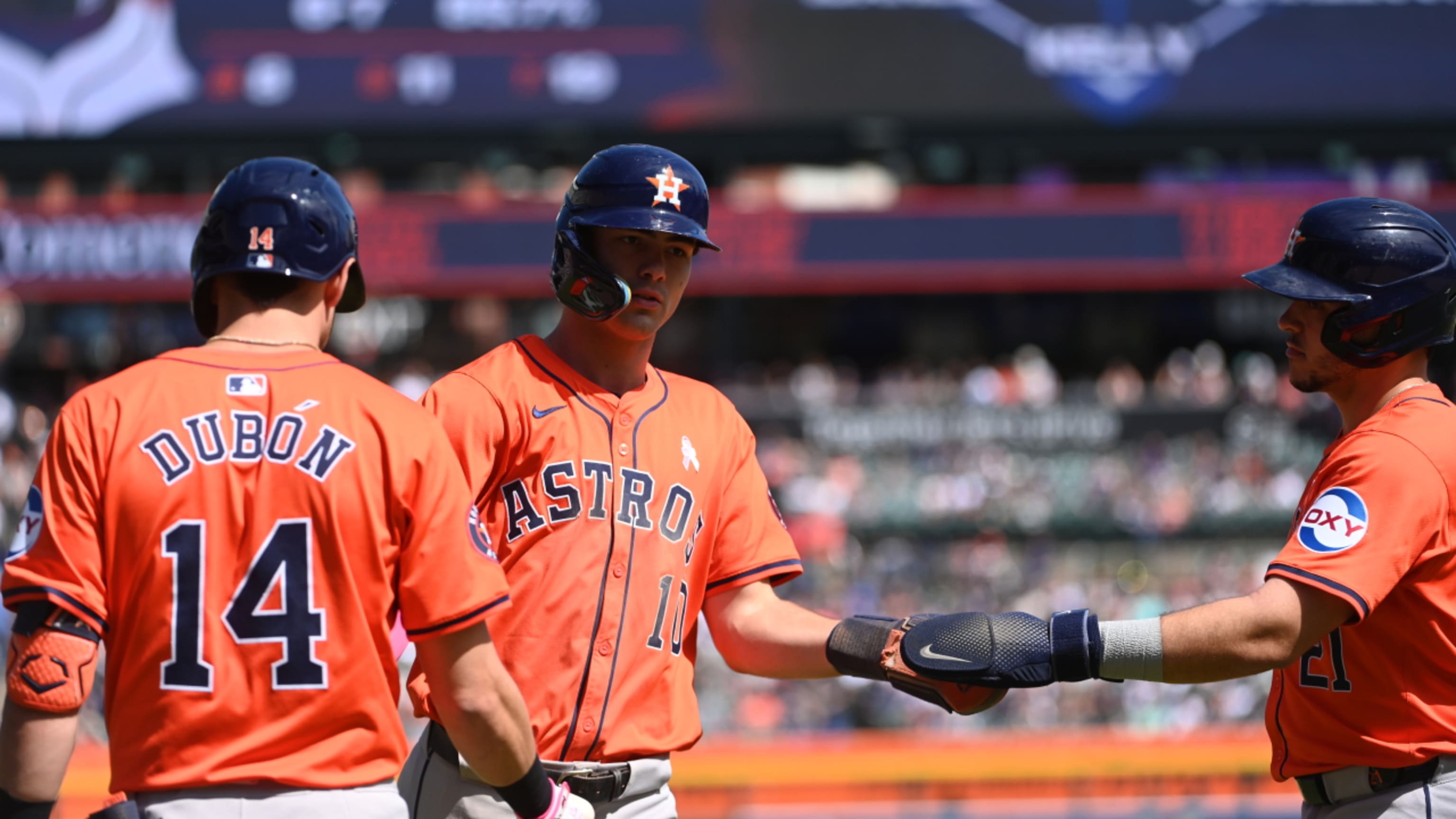 Astros tally four runs in the 8th