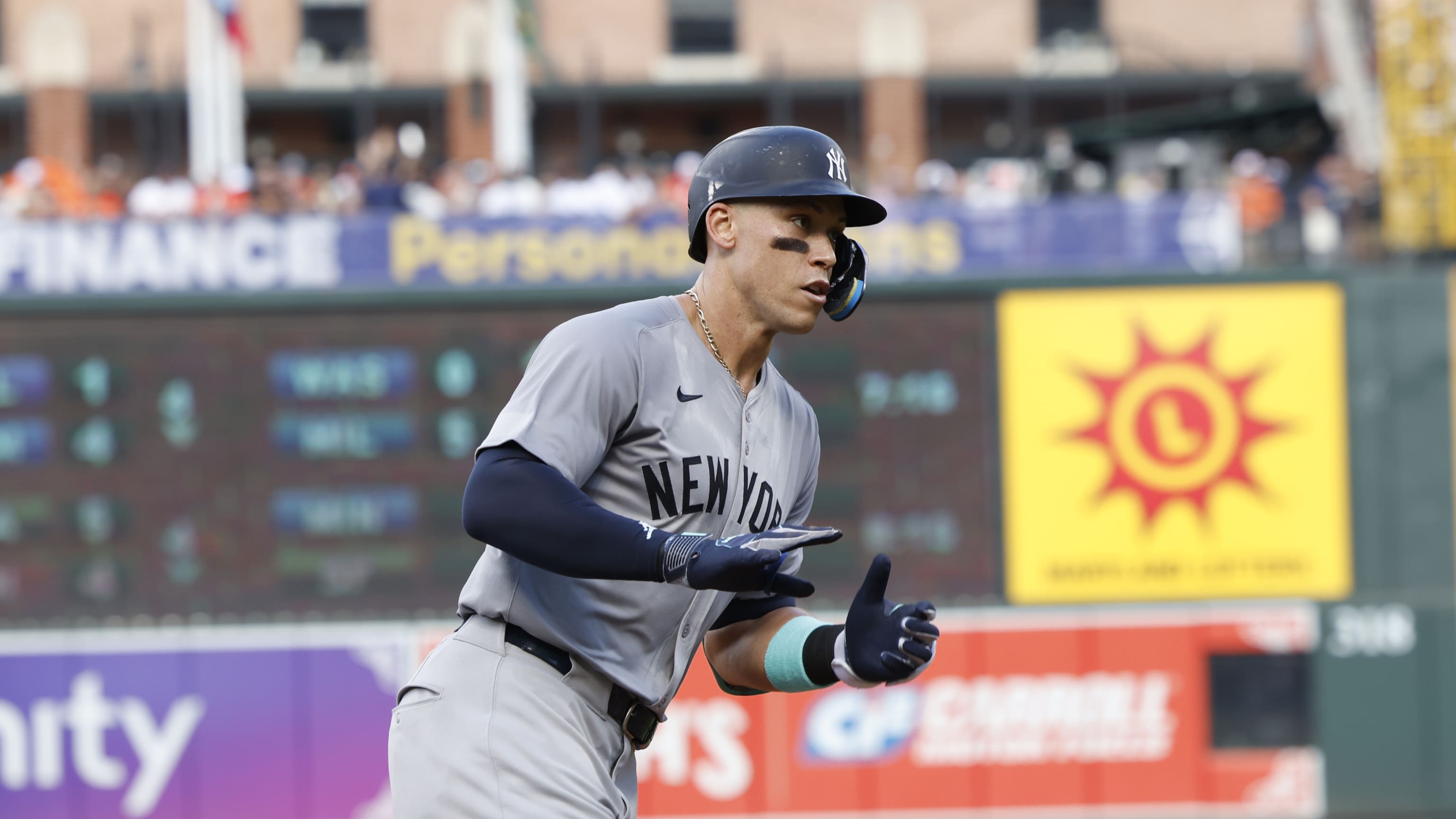 Aaron Judge da HR solitario