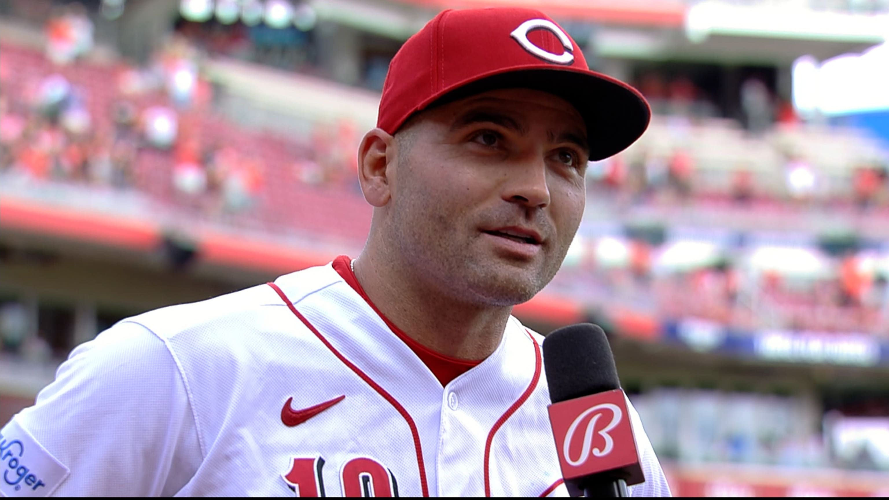 Joey Votto wanted a fan's 'Votto for President' shirt so much he