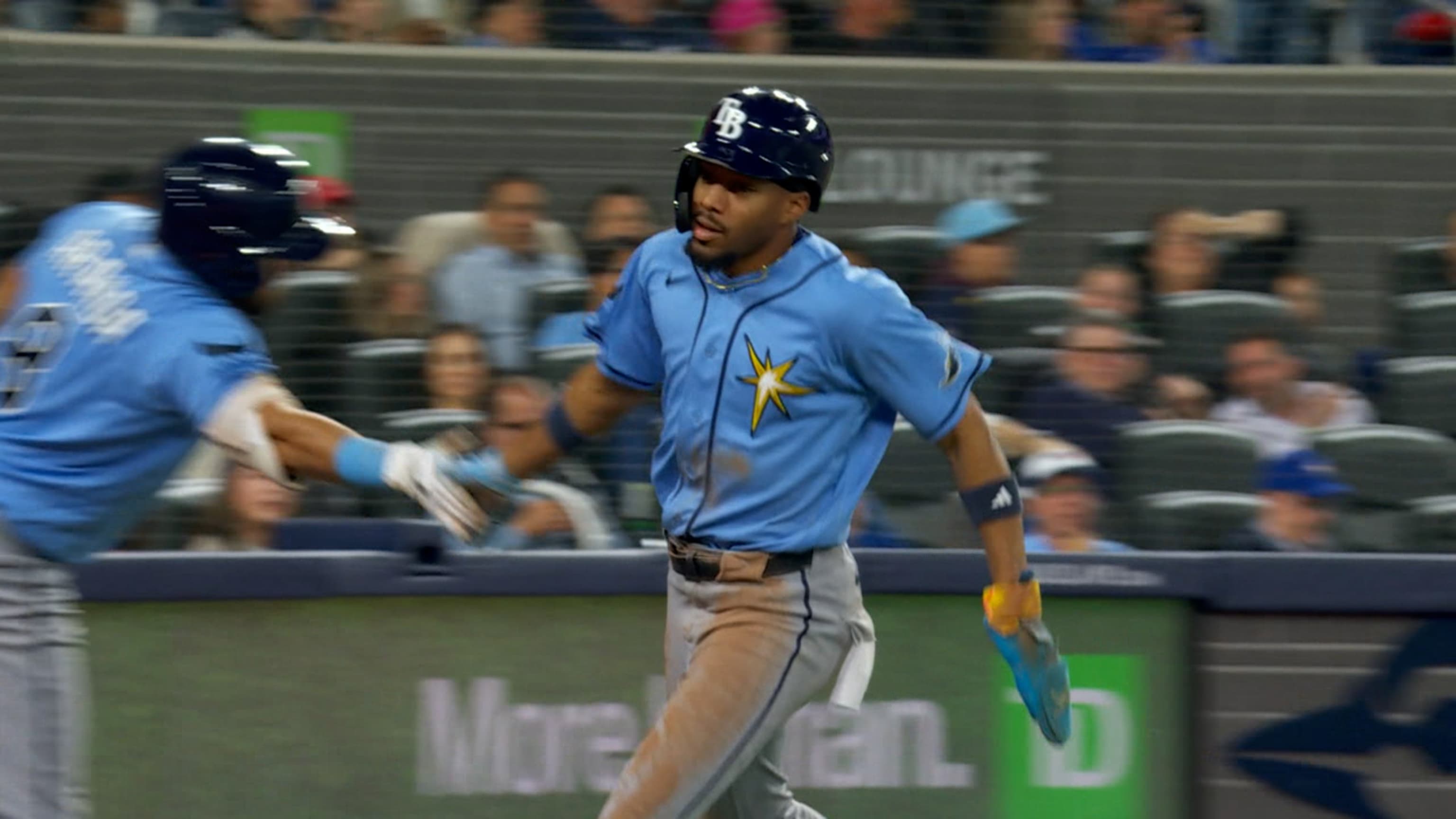 Chandler Simpson luce su velocidad para anotar
