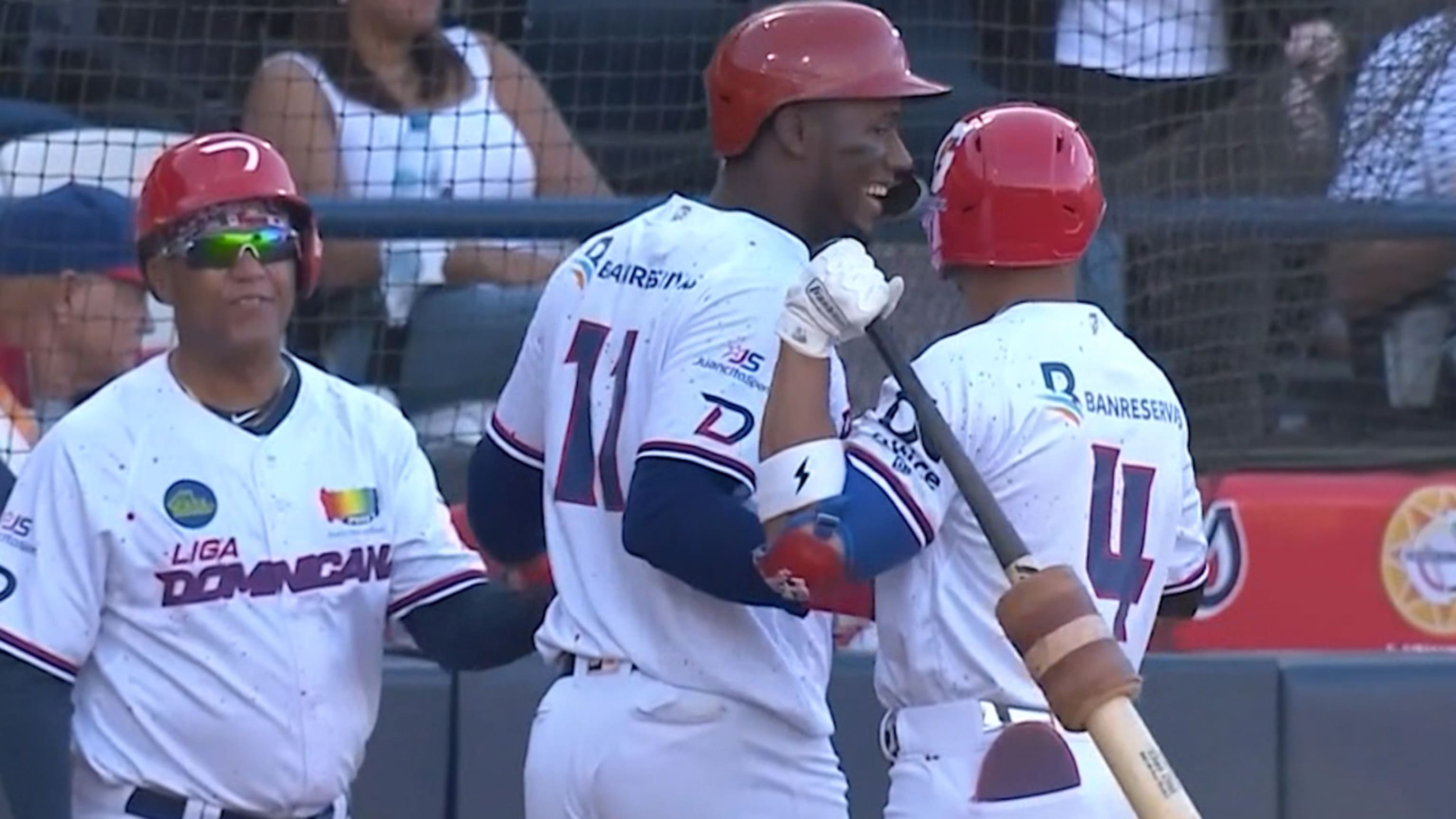 Junior Lake se roba el home