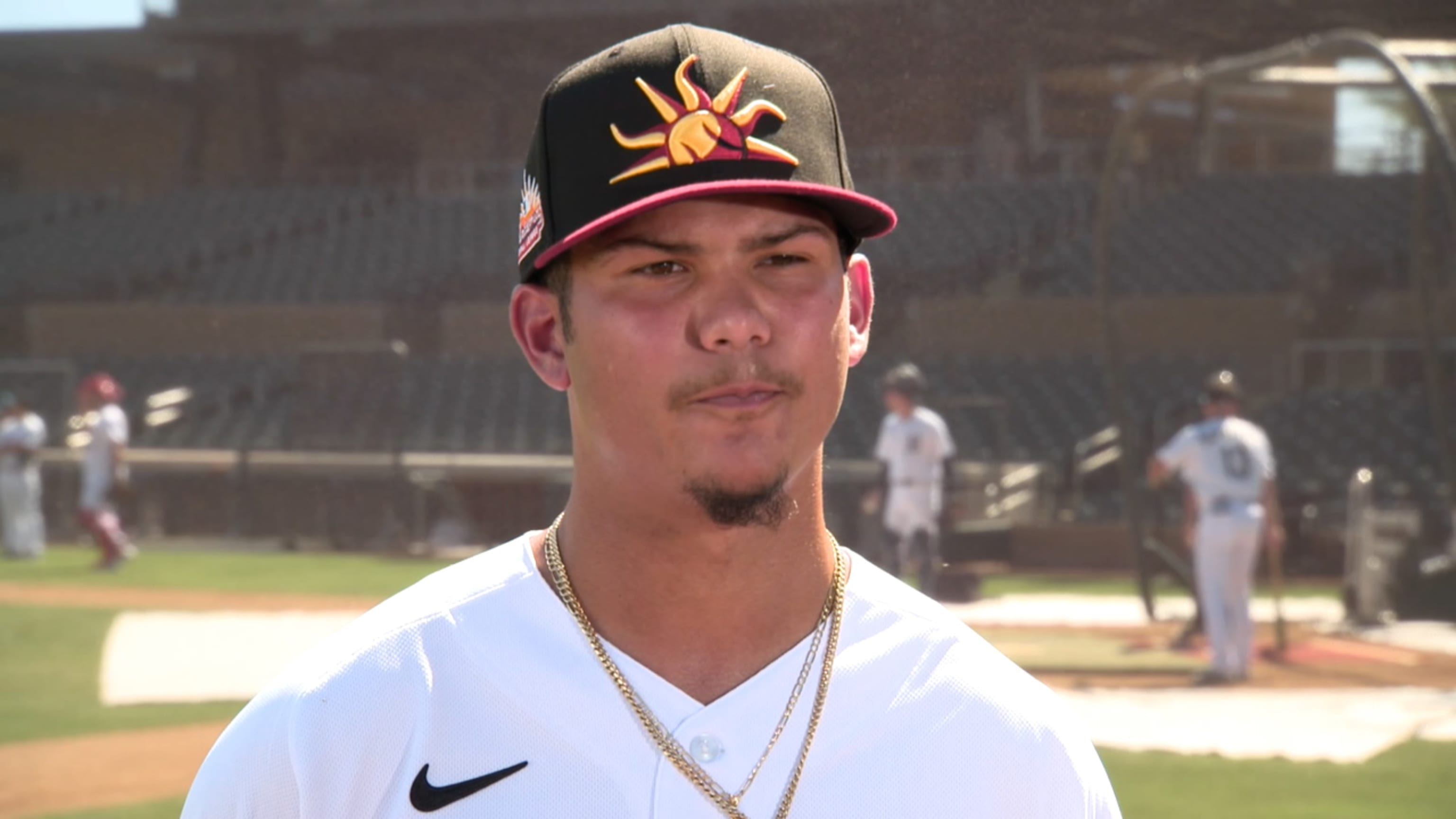 Luis Arraez goes 5 for 5 and lifts average to .400 as the Marlins