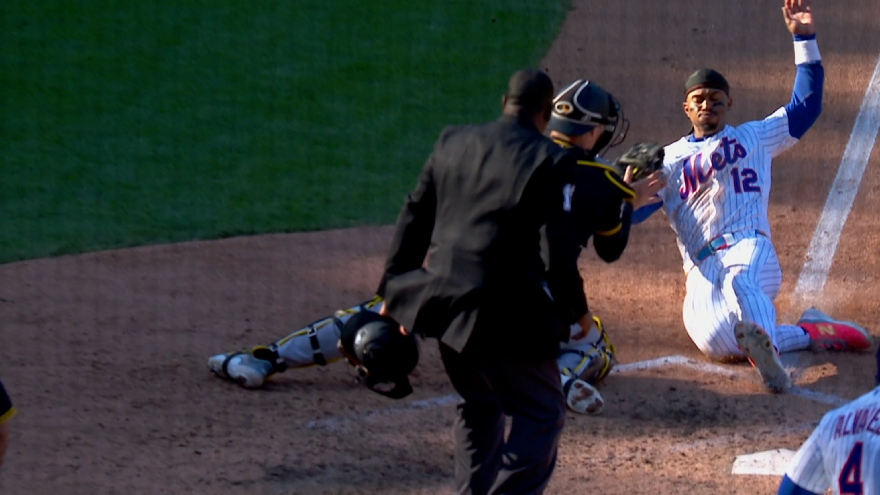 Pirates earn first win of 2026 in extra innings vs. Mets