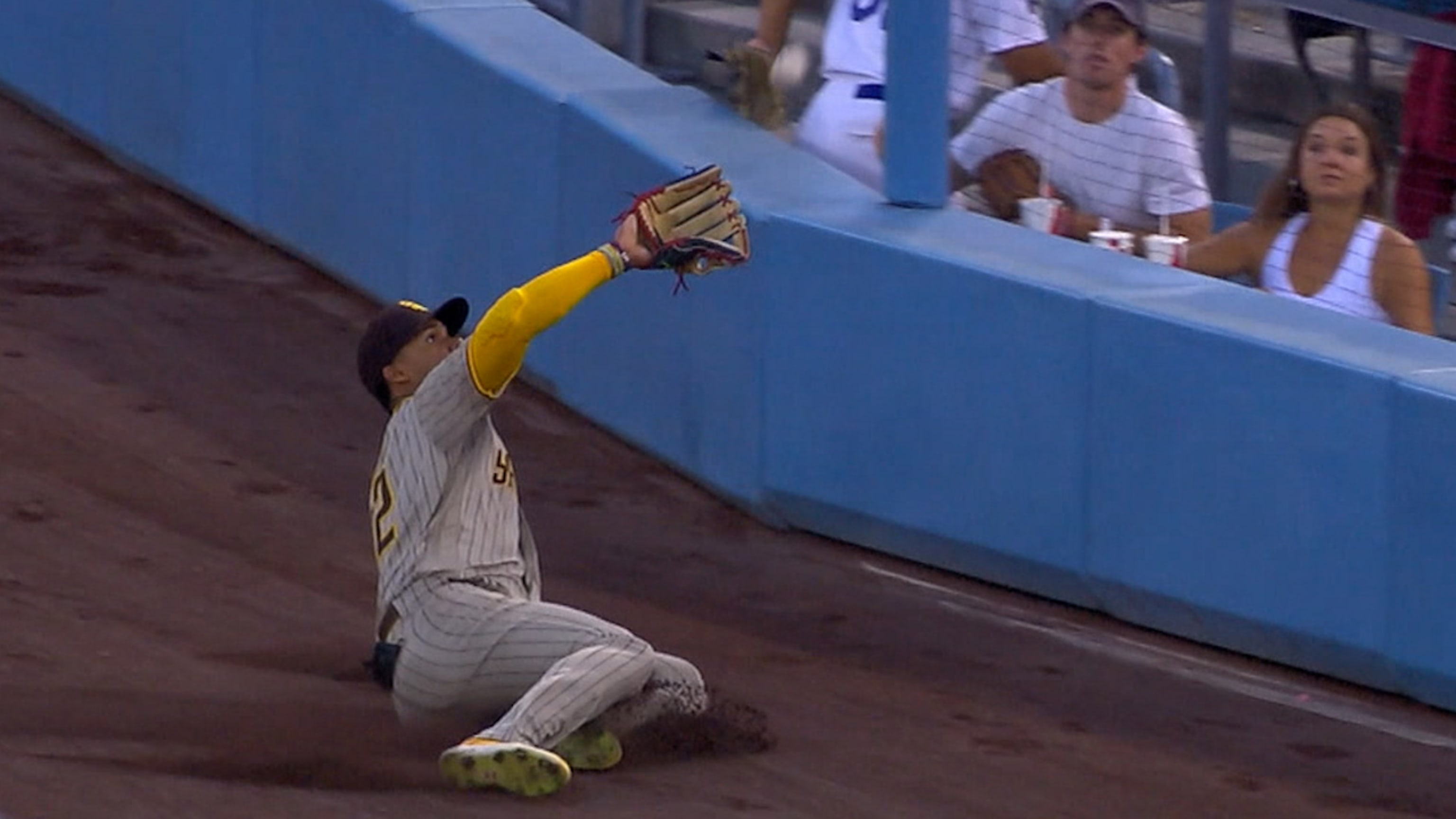 Juan Soto's nice sliding grab
