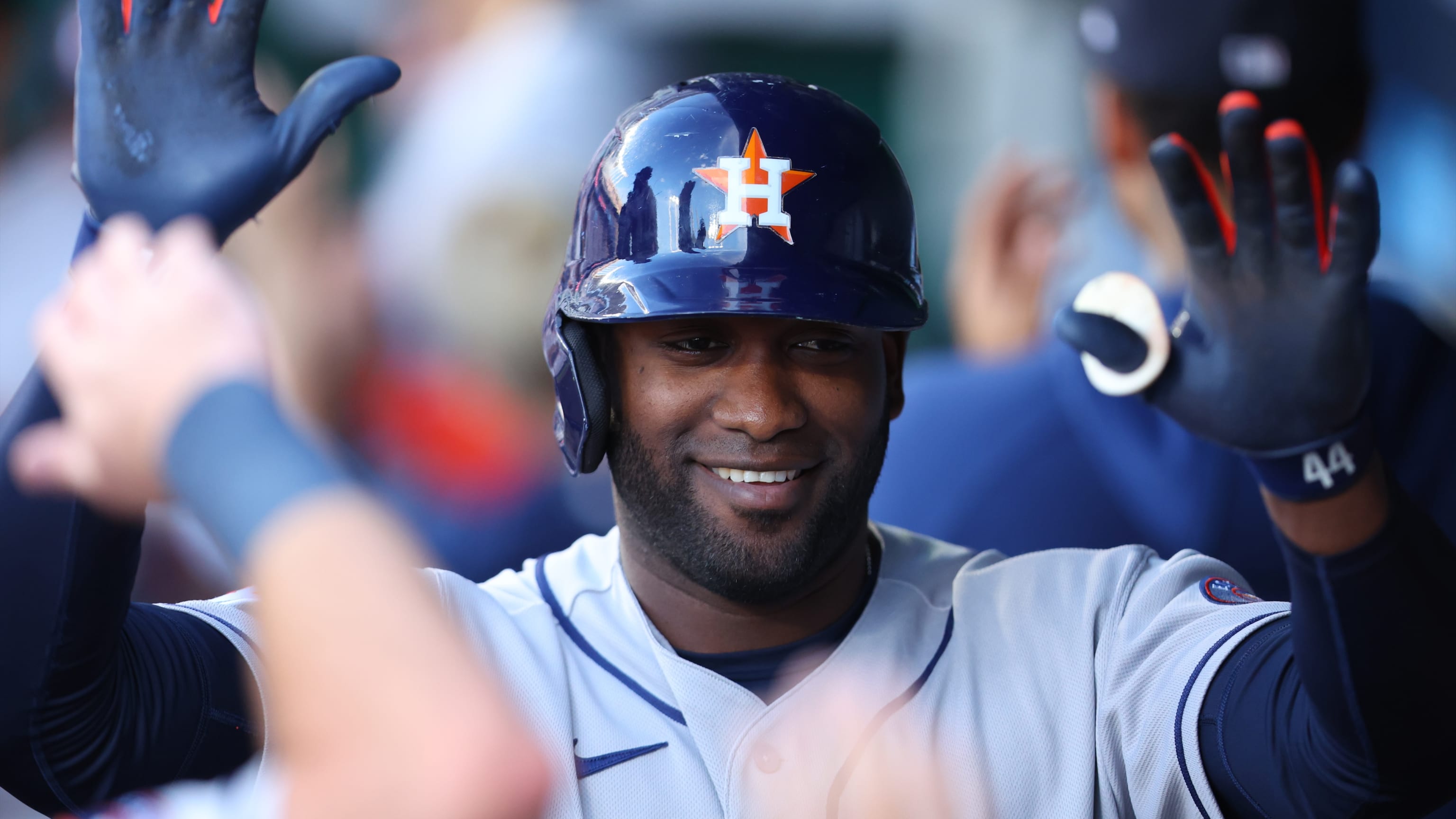 Álvarez da su segundo HR de la entrada con grand slam