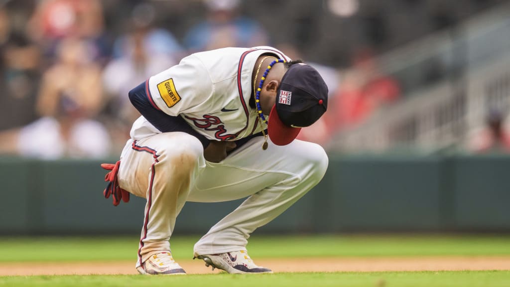 Ozzie Albies leaves game due to injury