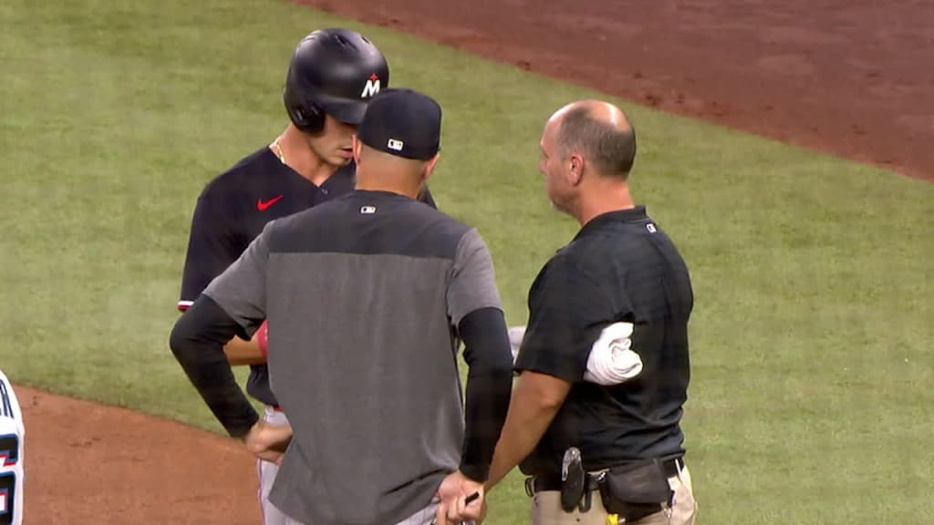 Max Kepler exits game with injury, 04/03/2023