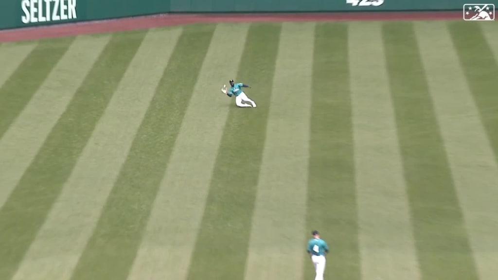 How to slide in MLB The Show 23