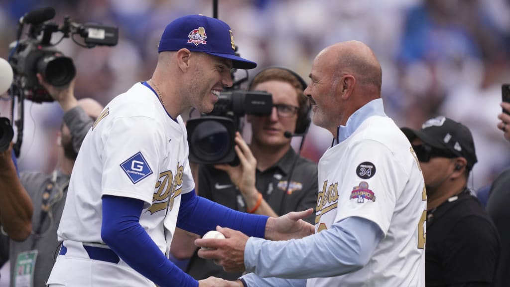 The ceremonial first pitch by Kirk Gibson