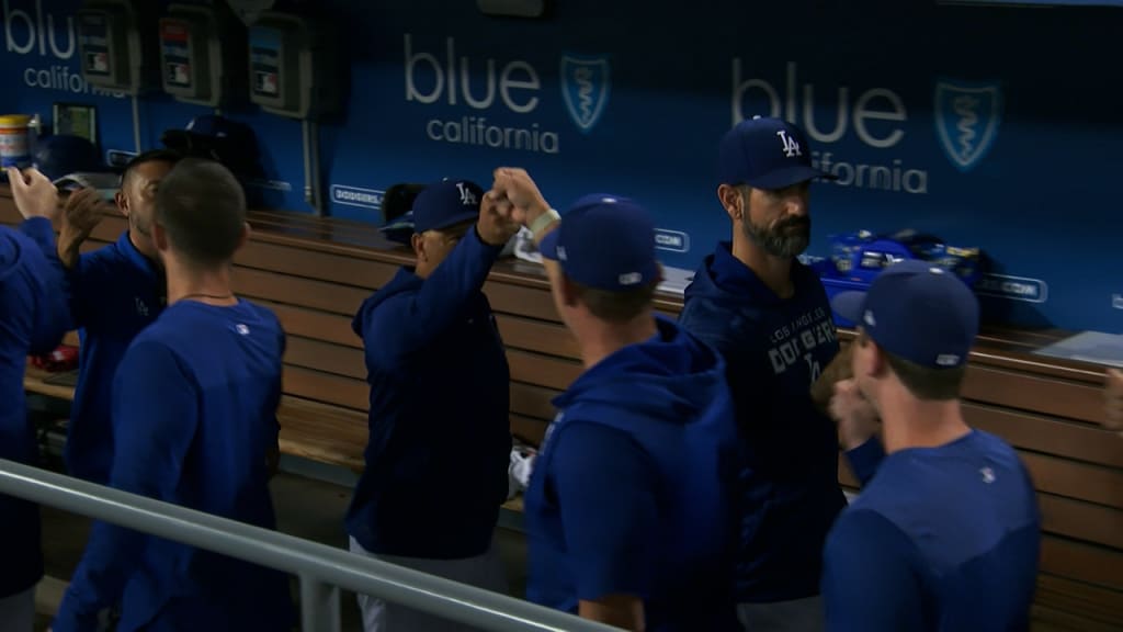 Win or lose, Dodgers' fans will always wear their L.A. hats - Los