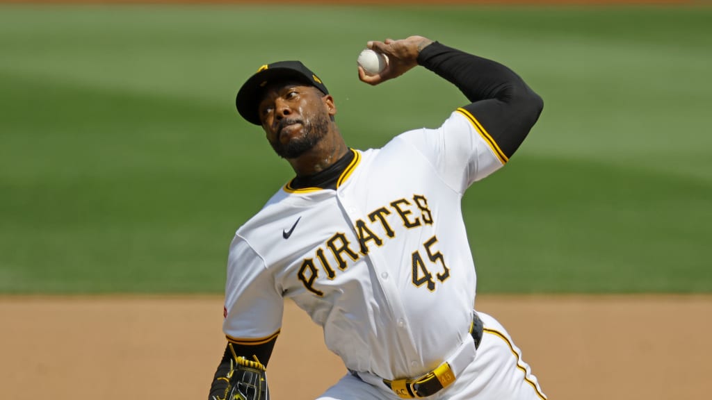Aroldis Chapman secures the Pirates' win