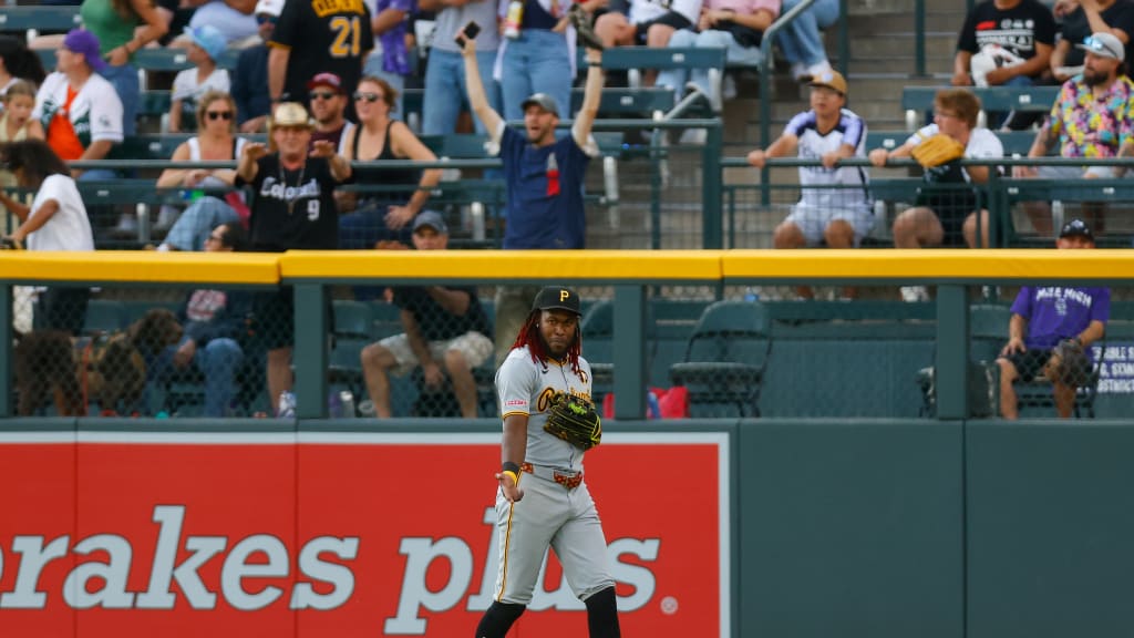 Oneil Cruz's incredible outfield assist | 08/01/2025 | Pittsburgh