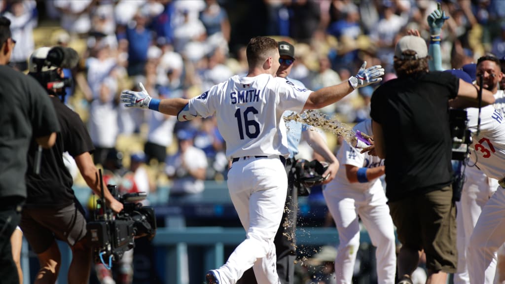 ドジャースのウィル・スミス、右手の亀裂骨折が判明しポストシーズン
