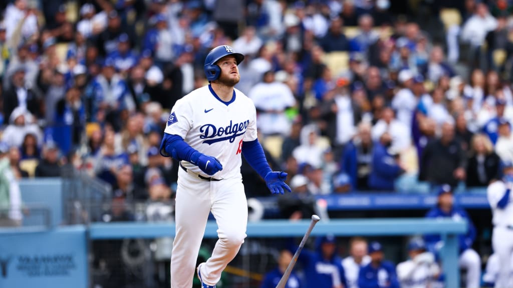 Max Muncy hits a two-run homer (4) | 04/14/2024 | Los