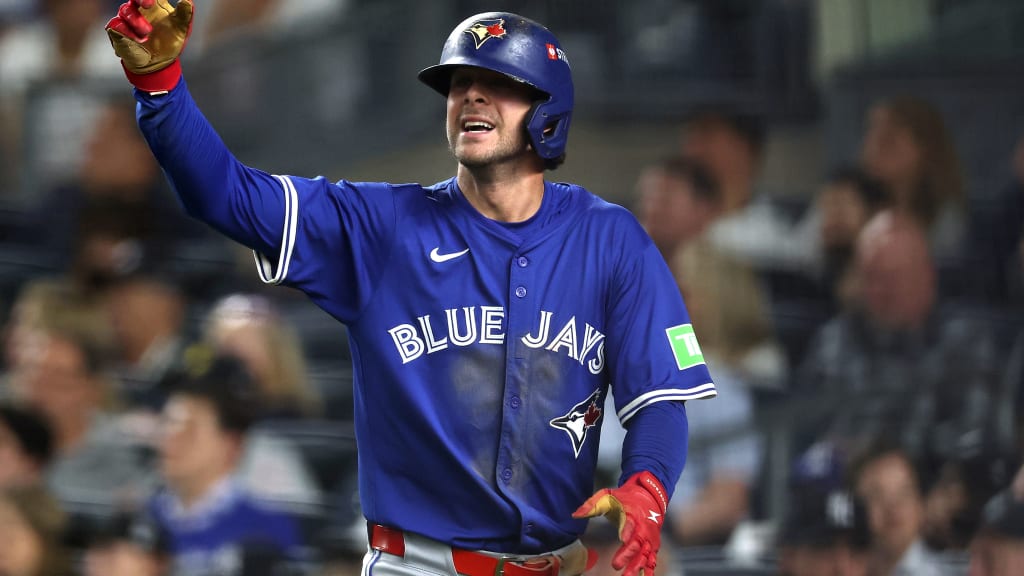 Ernie Clement's single scores Vladimir Guerrero Jr.