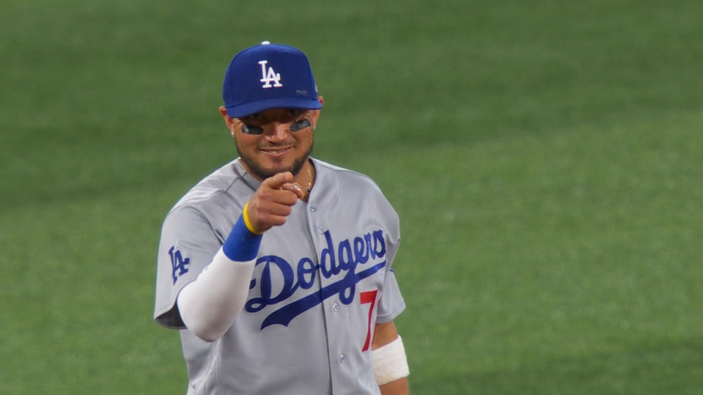 Miguel Rojas' slick defense | 04/08/2026 | Los Angeles Dodgers