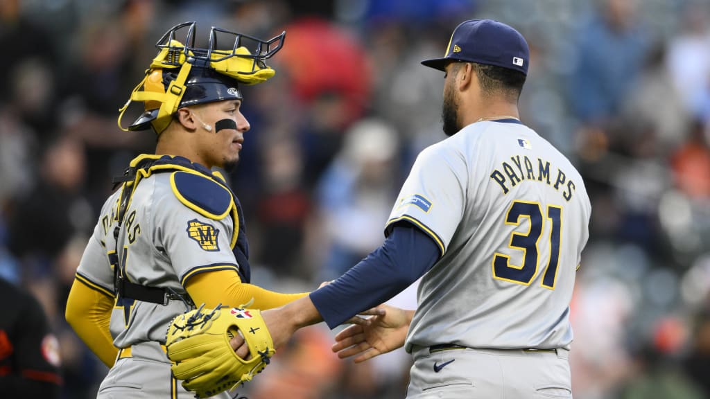 Joel Payamps seals the win for the Brewers