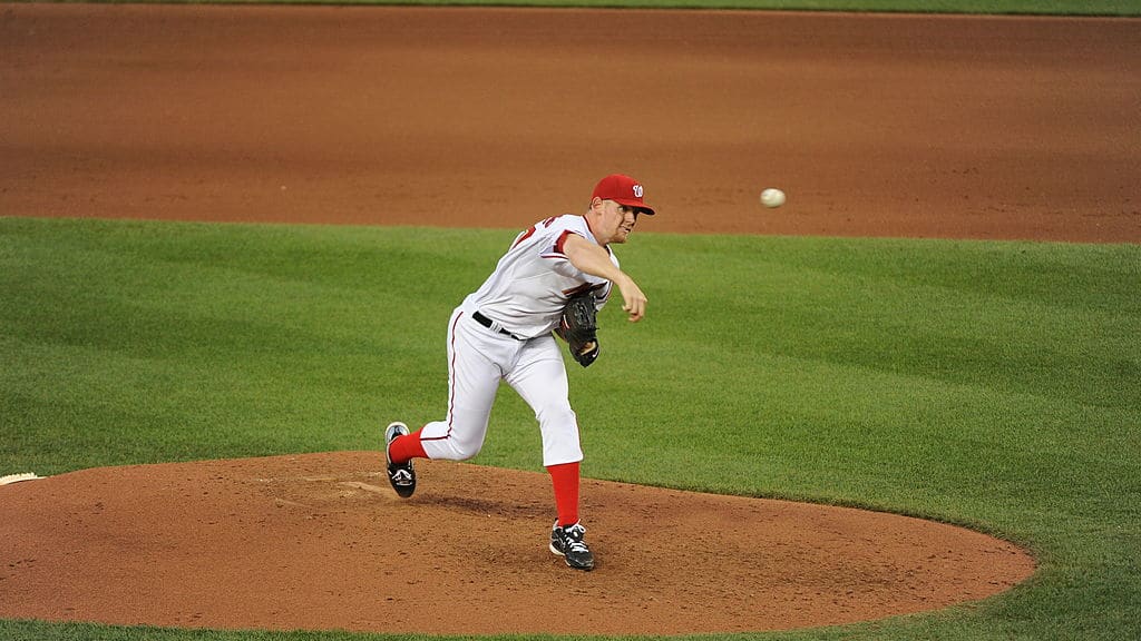 ワシントンナショナルズ　　　ストラスバーグ MLB: Stephen Strasburg, Nationals agree to record-breaking
