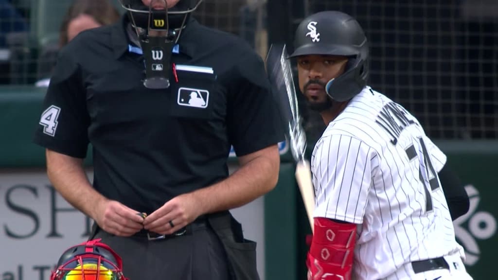 Eloy Jimenez 16th Home Run of the Season #WhiteSox #MLB Distance: 397ft  Exit Velocity: 108 MPH Launch Angle: 20° Pitch: 80mph Curveball…