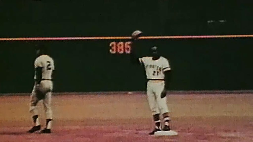 Roberto Clemente chase for 3000 hits