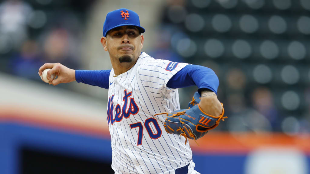José Buttó strikes out six batters over six innings