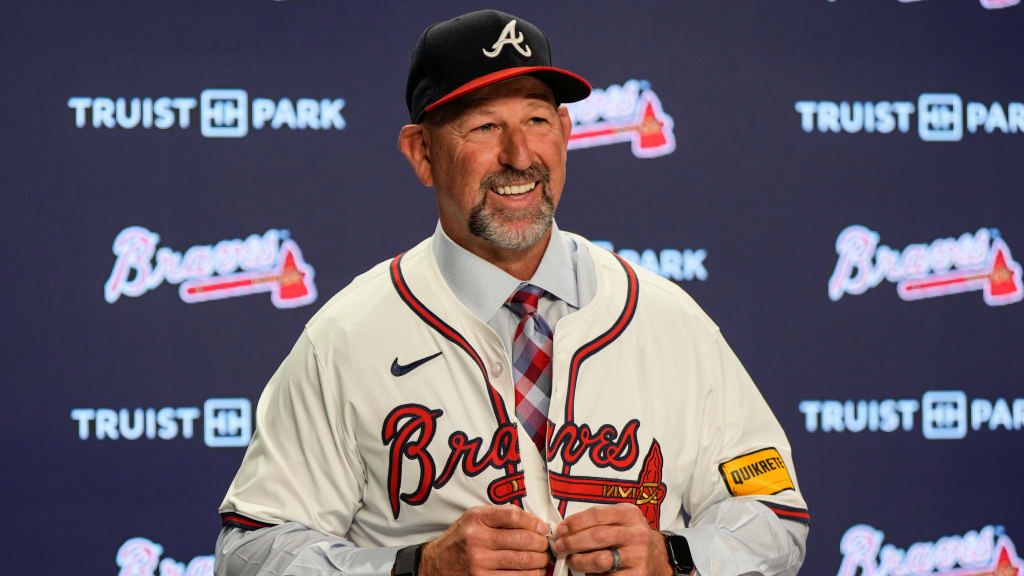 Braves introduce new manager Walt Weiss