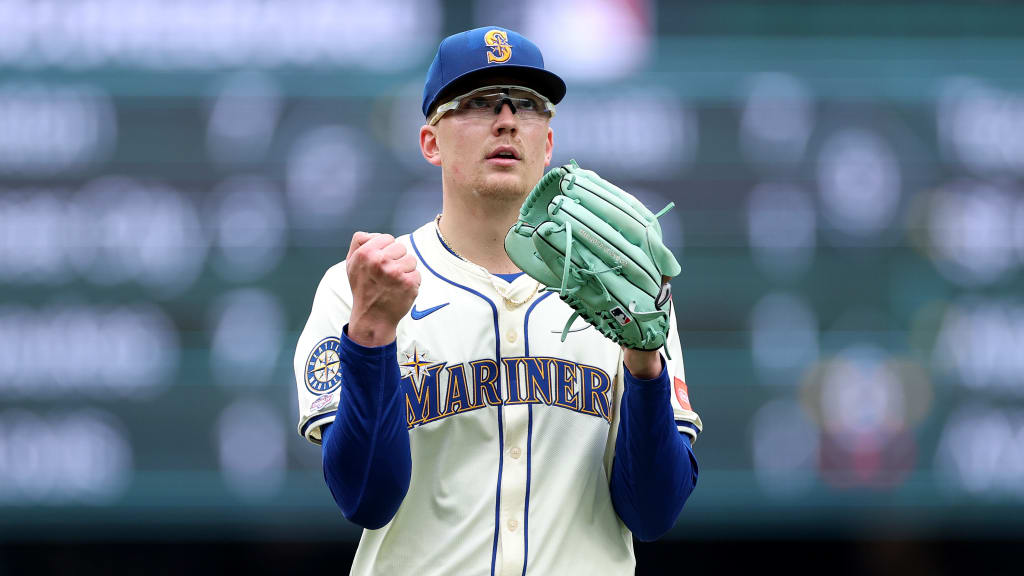 Logan Evans fans three in Major League debut