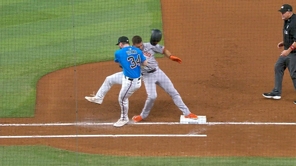 Liam Hicks choca con Matt Chapman