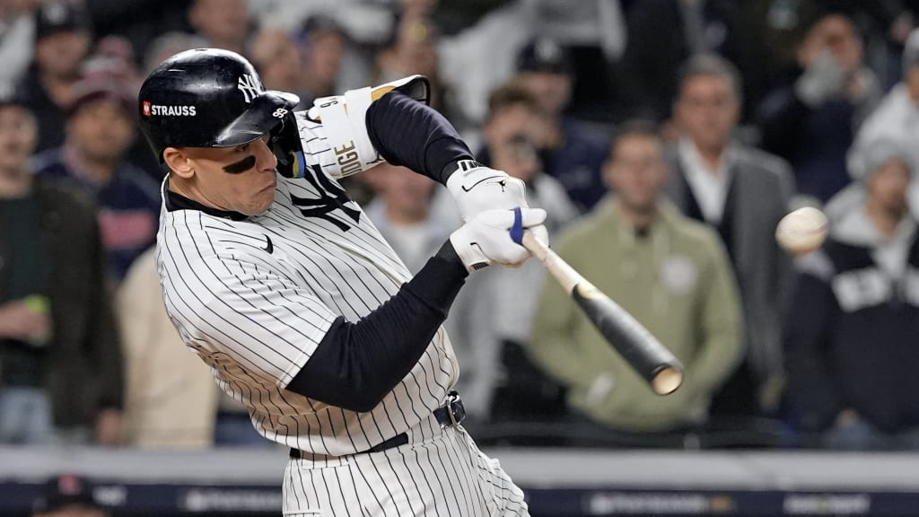 Aaron Judge hits a sac fly after Juan Soto IBB