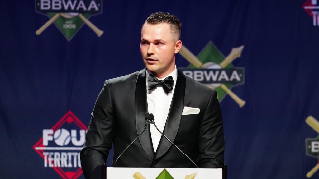 Tarik Skubal receives AL Cy Young Award