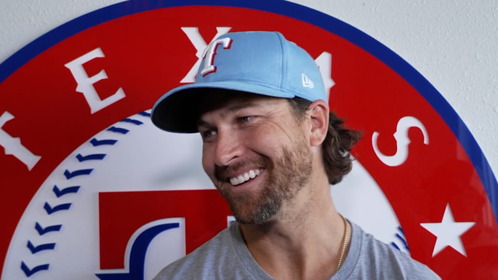 Jacob deGrom trong lần ra quân gặp Royals